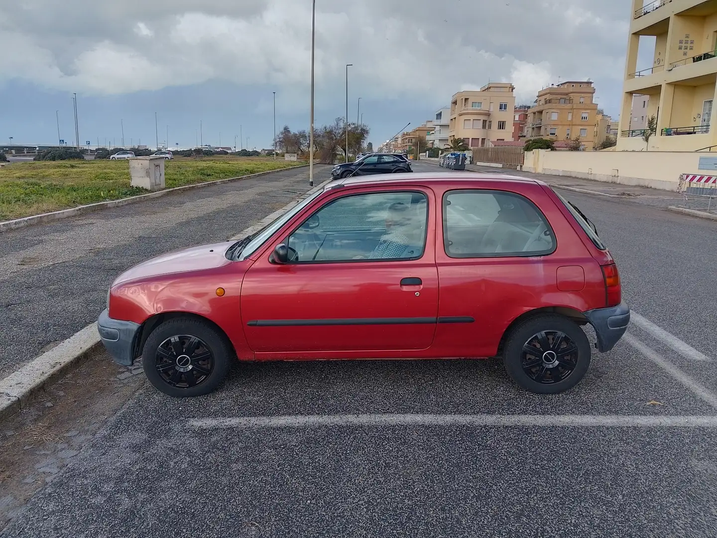 Nissan Micra 3p 1.0 - 2