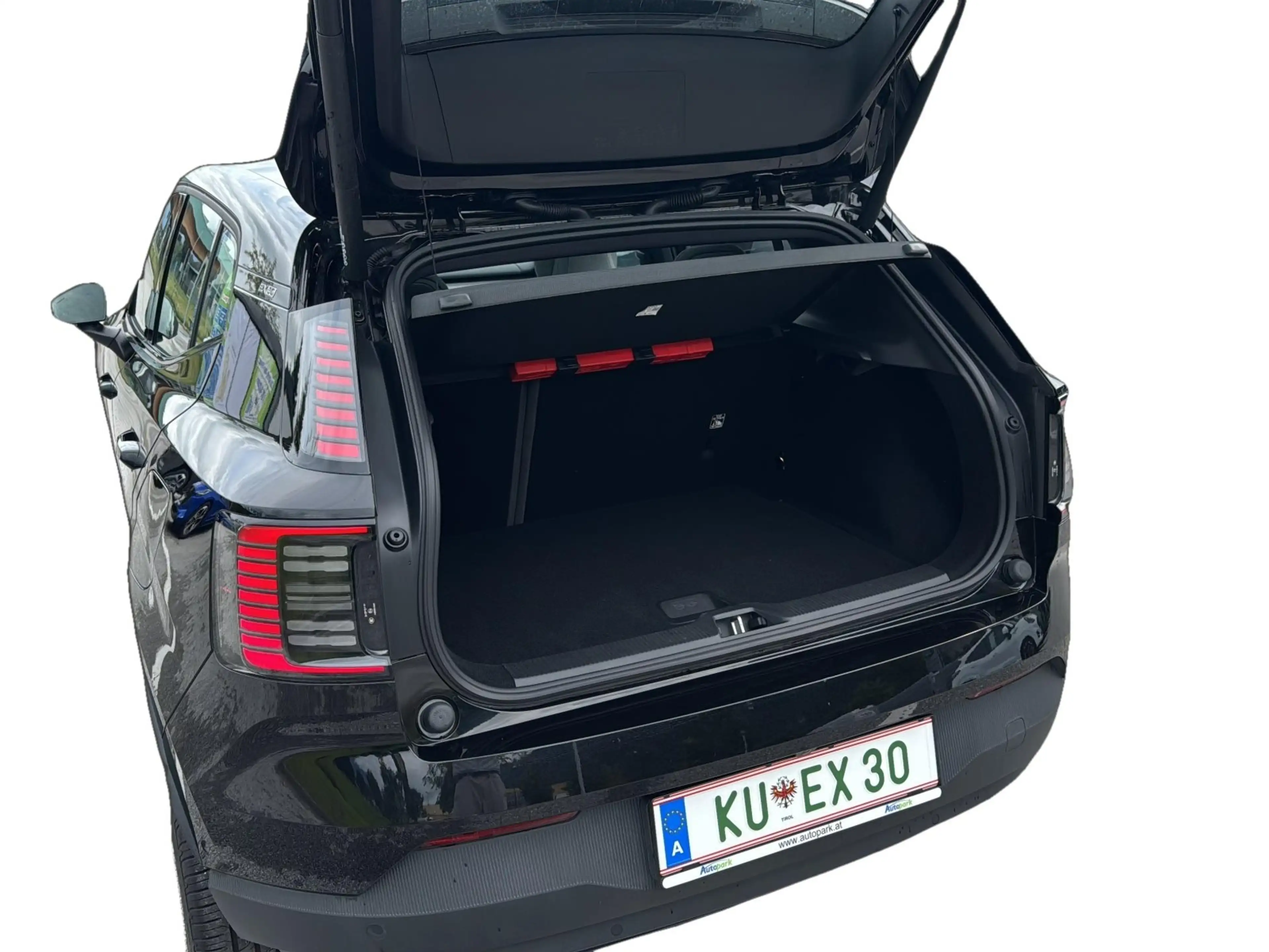 Volvo EX30 Ultra, Single Motor Extended Range, Vollelekt Ultr — photo 8