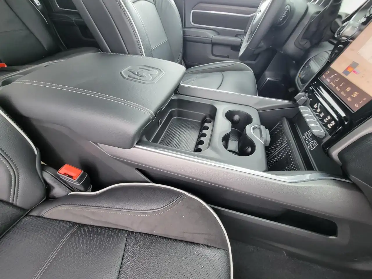 RAM 3500 снимка RAM 3500
