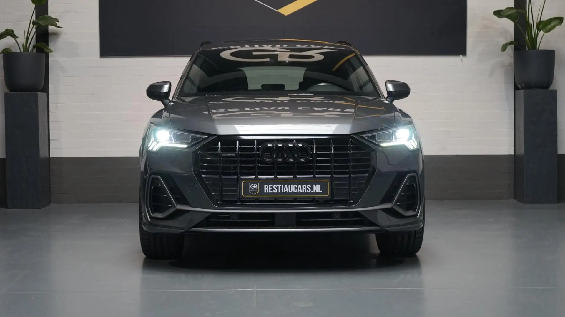 Audi Q3 40 TFSI Quattro 3x S-Line AUTOMAAT-AUDI SOUND-CAME Grijs - 2