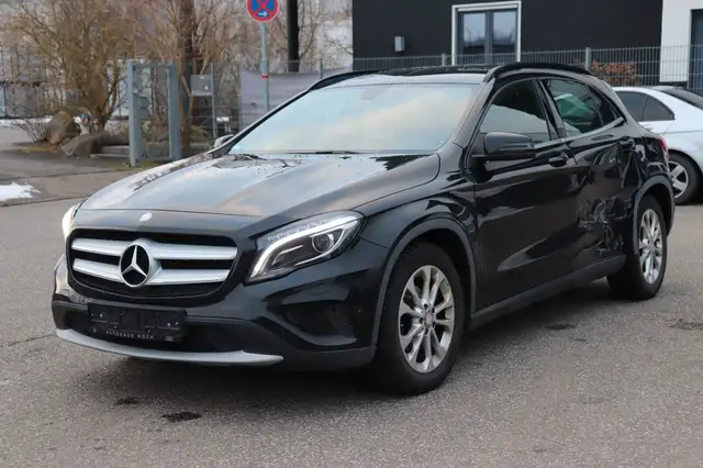Mercedes-Benz GLA 200