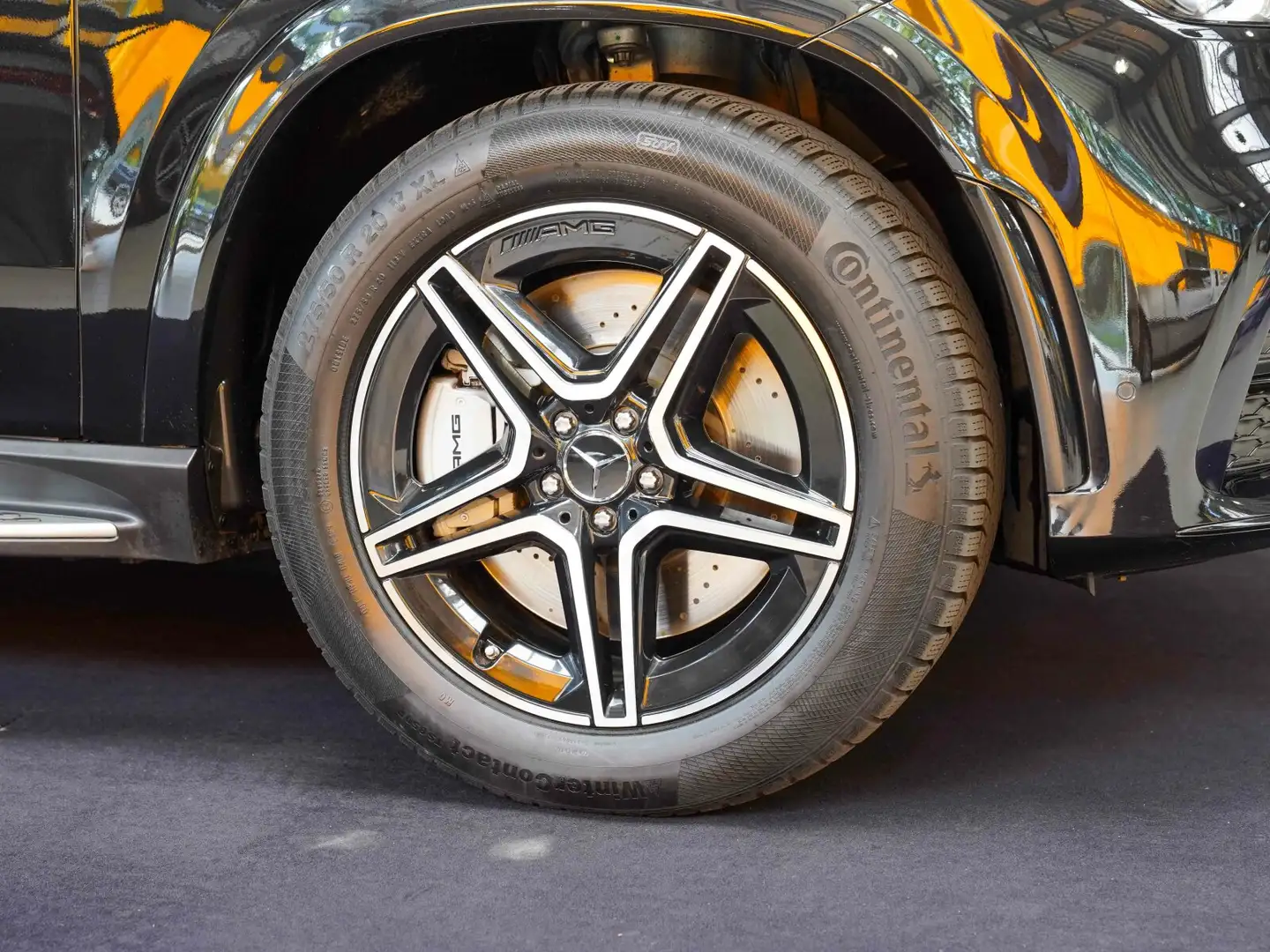 Mercedes-Benz GLE 53 AMG GLE 53 4M+ Coupé Night Carbon Performance Abgas Schwarz - 2