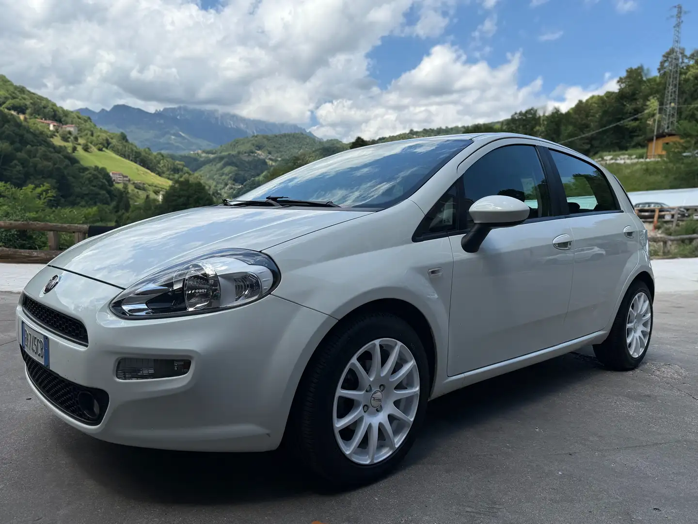 Fiat Punto Punto 5p 1.3 mjt II 16v Easy eco s Blanc - 1