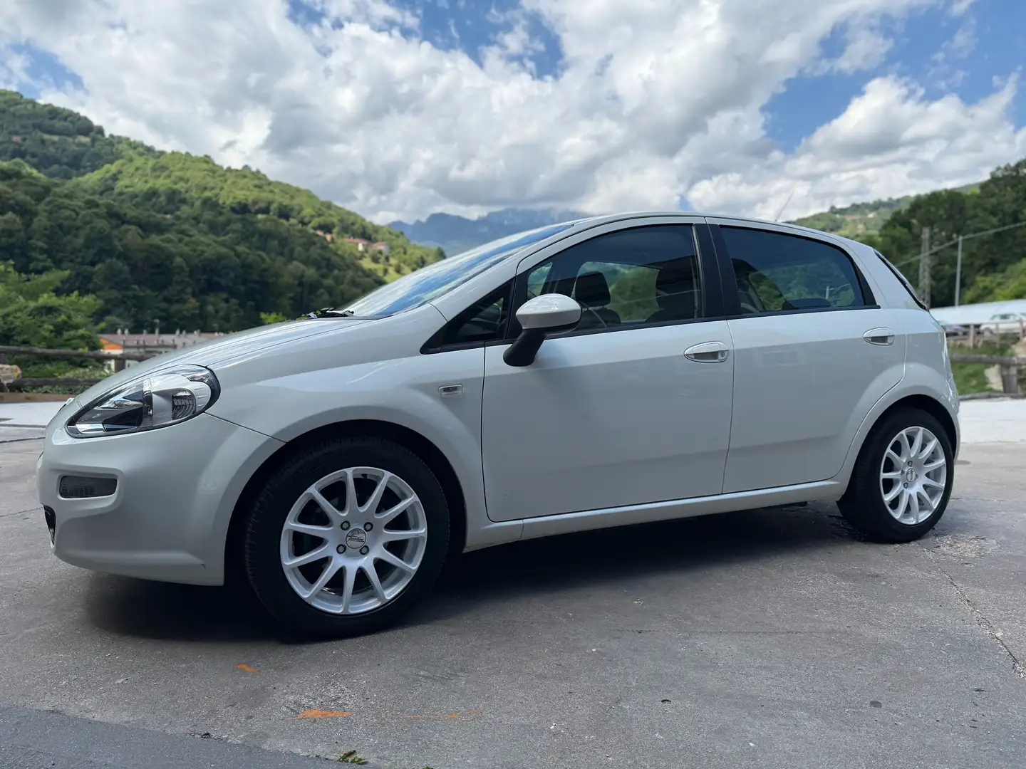 Fiat Punto Punto 5p 1.3 mjt II 16v Easy eco s Blanc - 2