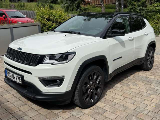 Imagine Jeep Compass Compass 1.3 T-GDI 4xe PLUG-IN HYBRID Automatik S