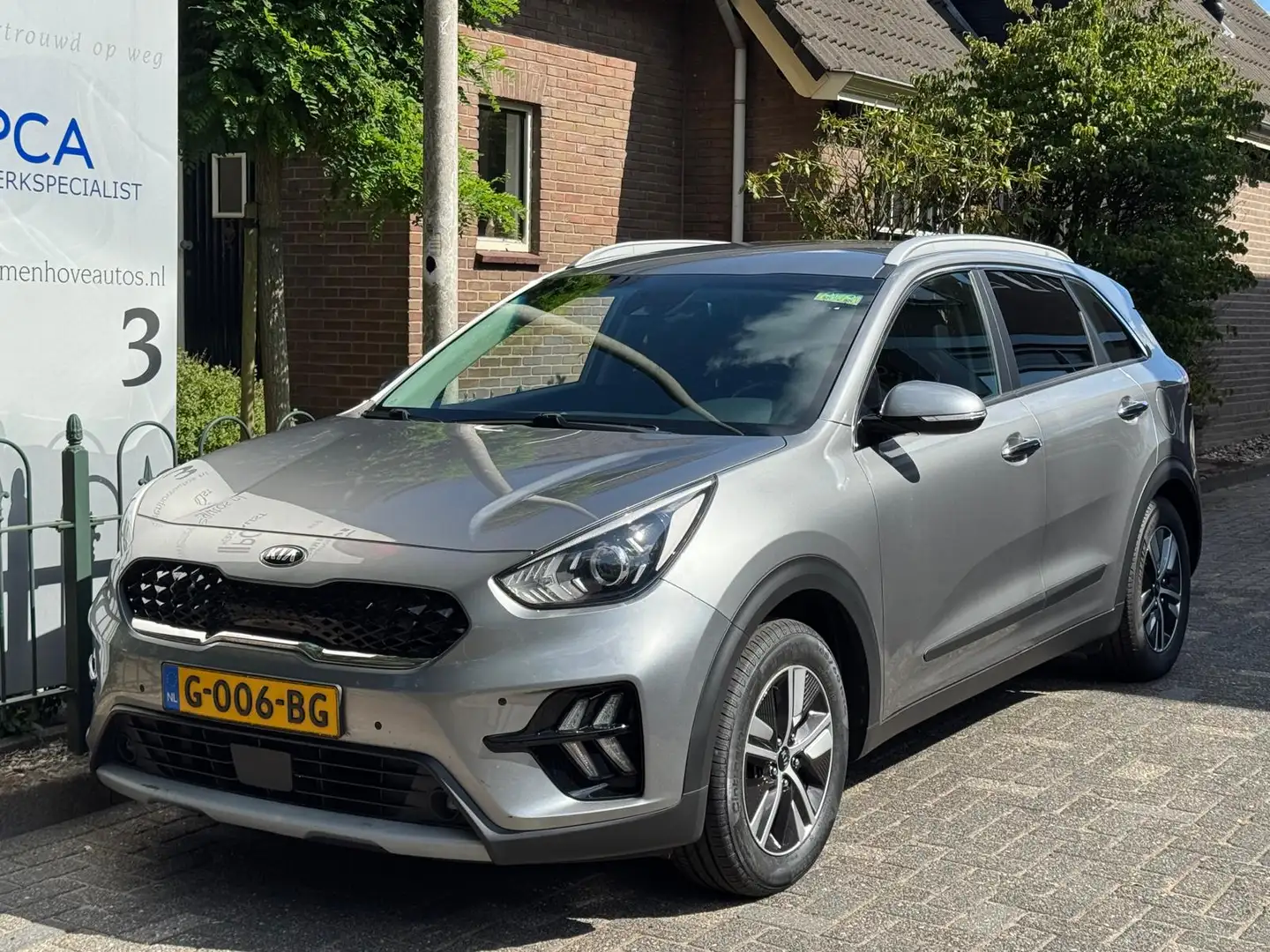 Kia Niro 1.6 GDi Hybrid DynamicLine Grijs - 2