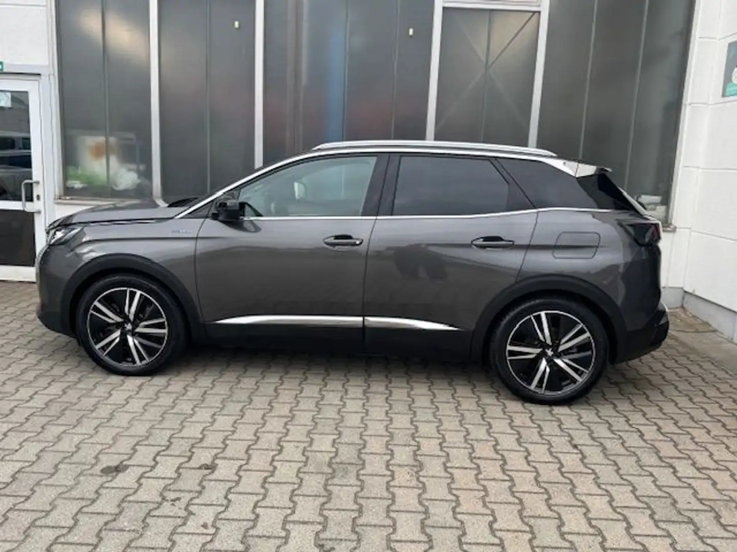 Peugeot 3008 Hybrid4 300 e-EAT8 GT Pack Gris - 2