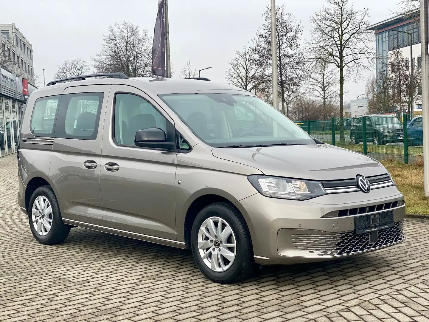 Volkswagen Caddy Life 2.0 TDI 5xSitze Klima Navi Kamera Alu Beige - 2