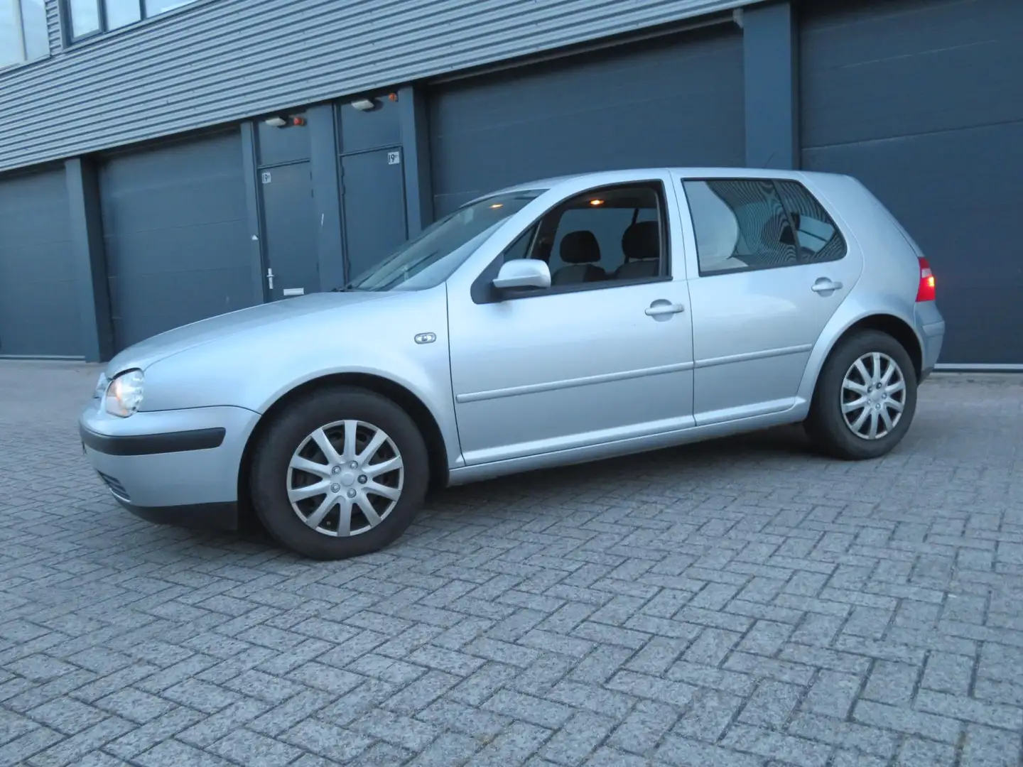 Volkswagen Golf 2.0 Ocean 5 deurs Grigio - 2