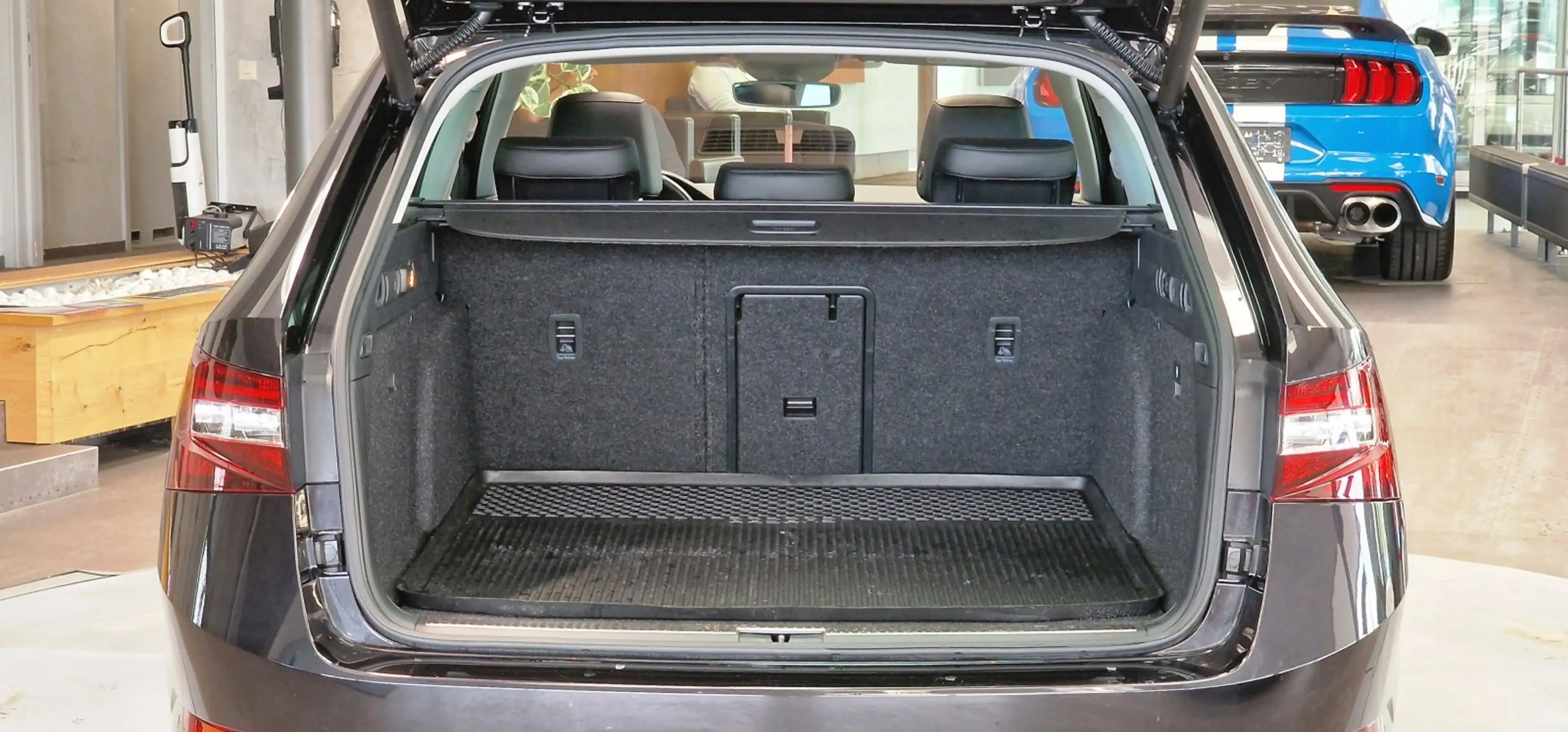 Skoda Superb Combi 2.0 TDI 4x4 STYLE 1-Hand DSG *Pano*CanTon*Si — photo 9