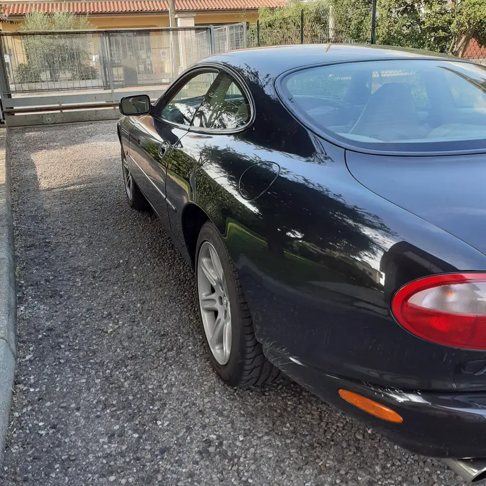 Jaguar XK8 Coupe 4.0, foto 4