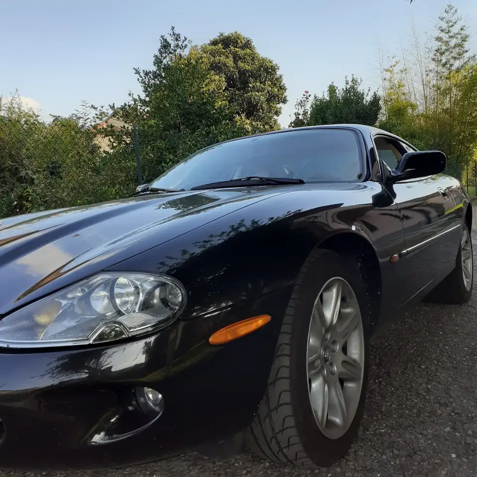Jaguar XK8 Coupe 4.0, foto 3