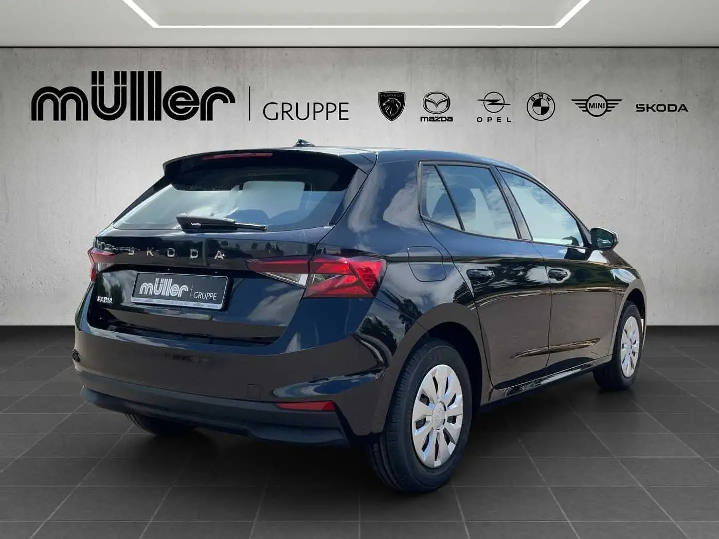 Skoda Fabia Essence 1.0 MPI Noir - 2