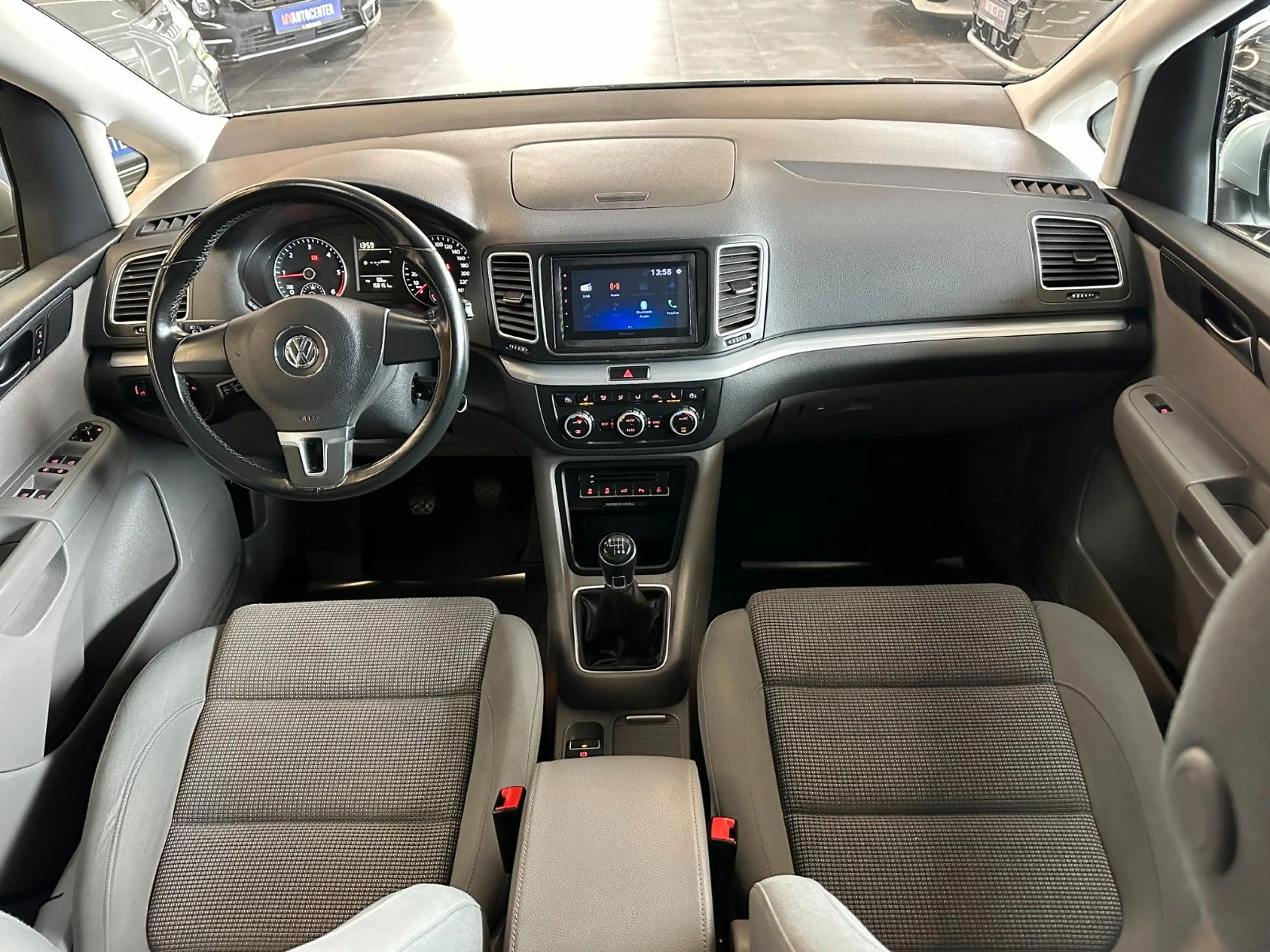 Volkswagen Sharan *TÜV/SERVICE 06/28*3-ZONEN*AHK*KLIMA* — photo 7