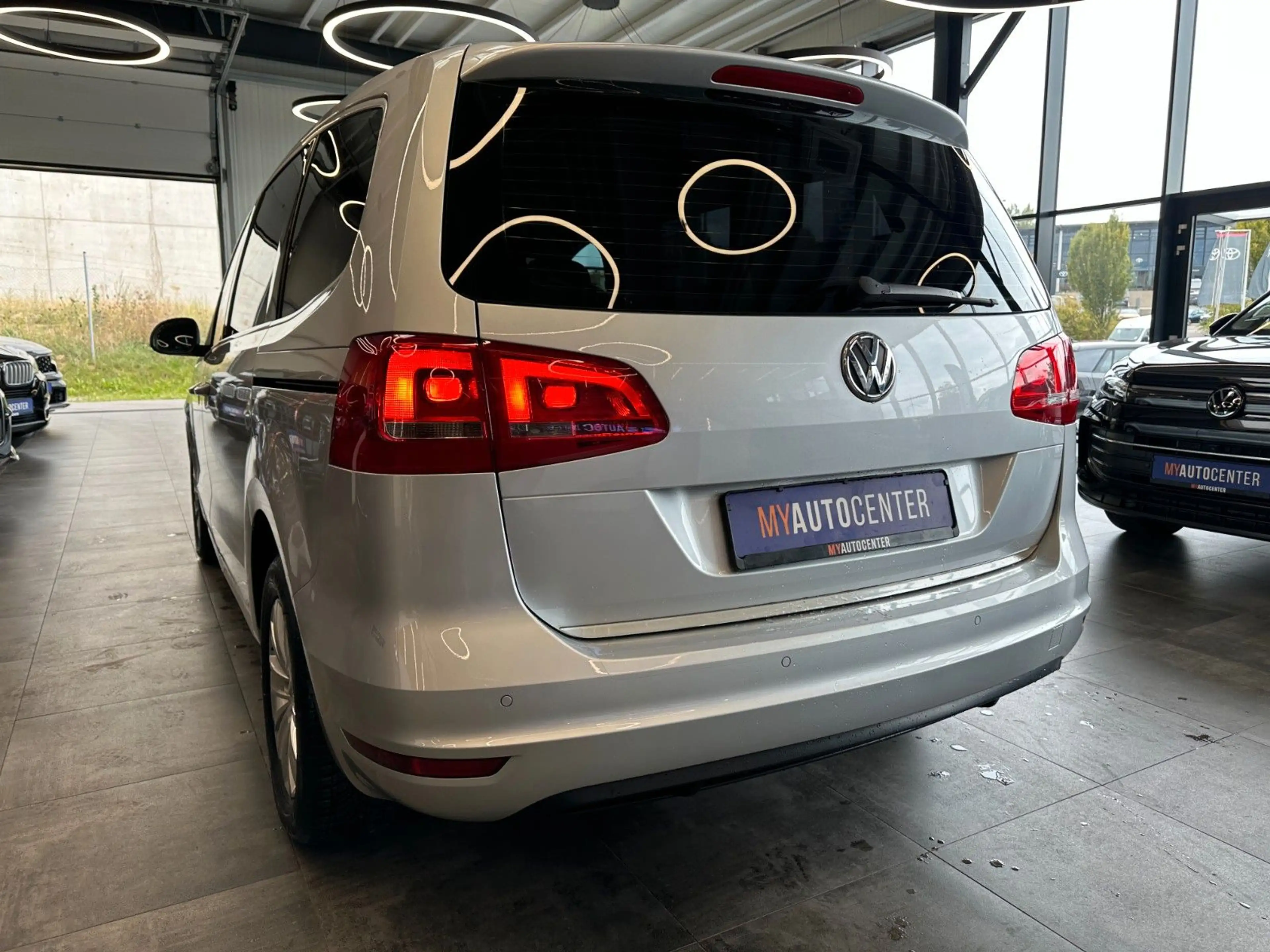 Volkswagen Sharan *TÜV/SERVICE 06/28*3-ZONEN*AHK*KLIMA* — photo 5
