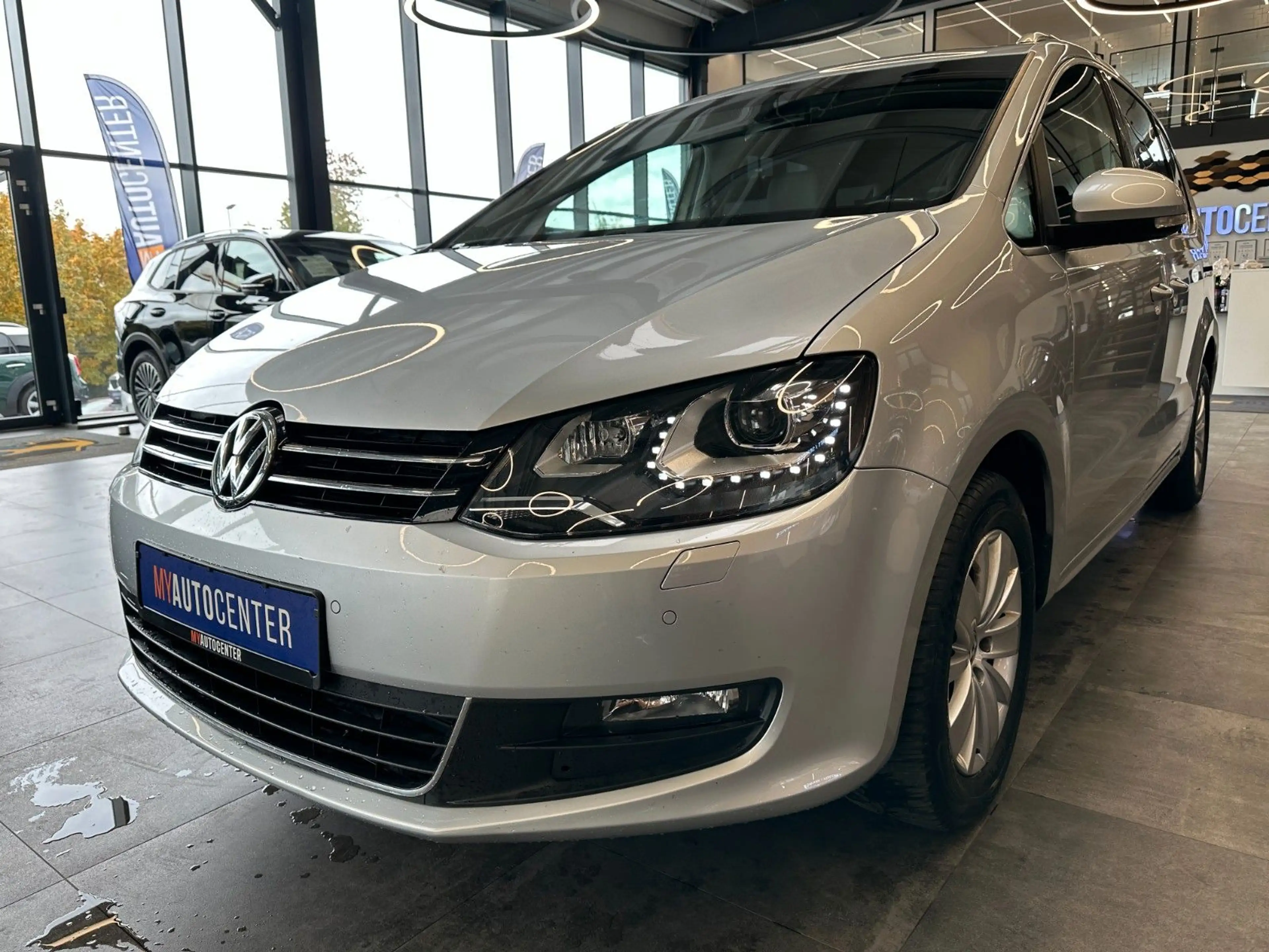 Volkswagen Sharan *TÜV/SERVICE 06/28*3-ZONEN*AHK*KLIMA* — photo 4