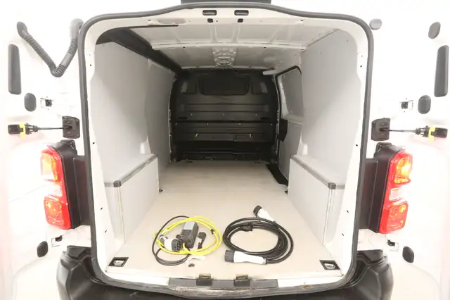 Opel Vivaro-E view 3