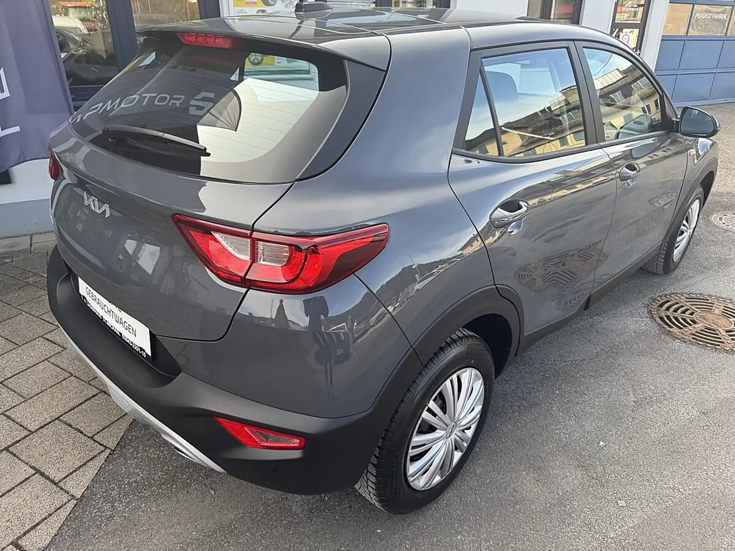 Kia Stonic 1,2 DPI ISG Titan Grau - 2