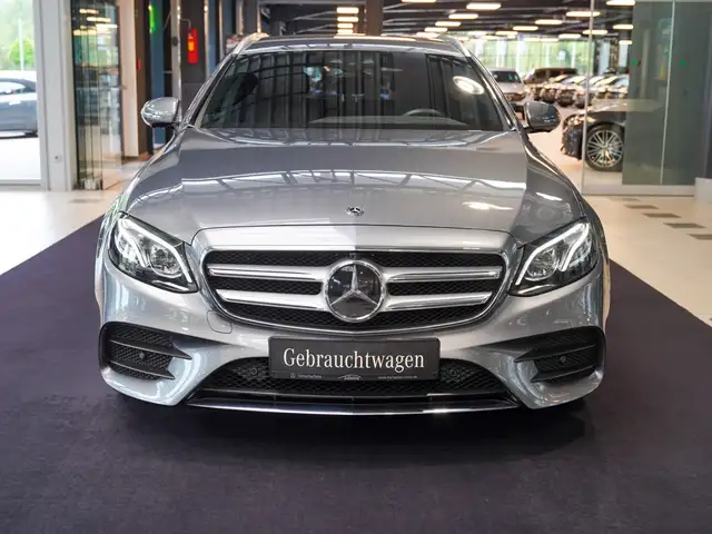 Mercedes-Benz E-Class view 8