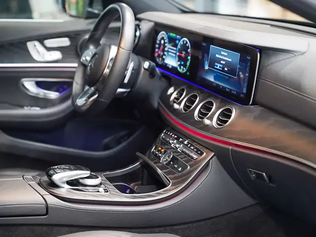 Mercedes-Benz E-Class view 11