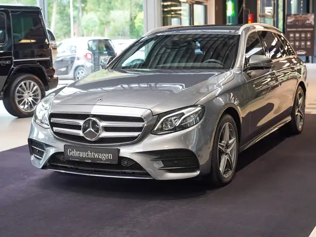 Mercedes-Benz E-Class view 7