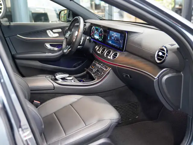 Mercedes-Benz E-Class view 10