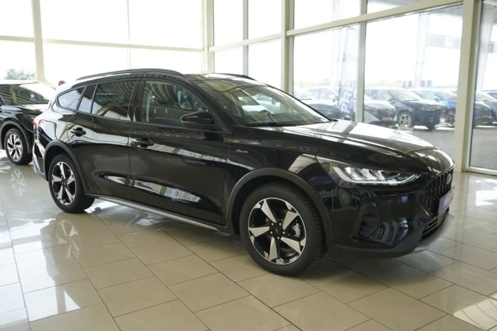 Ford Focus Active X 1,0 155PS aAHK/Navi/Kamera/Winterp.     * Noir - 2
