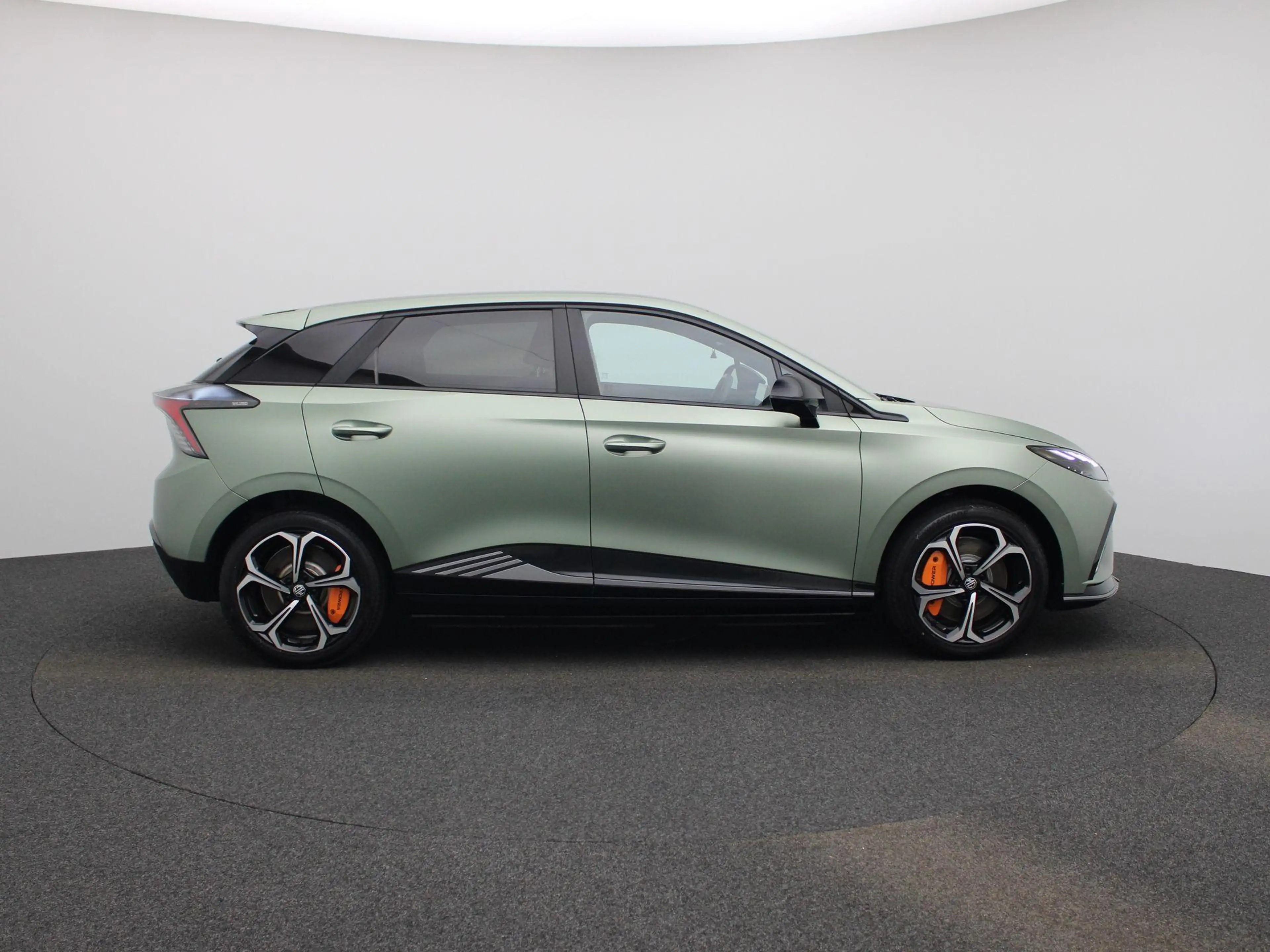 MG MG4 64 kWh Xpower SOH 98% — photo 6