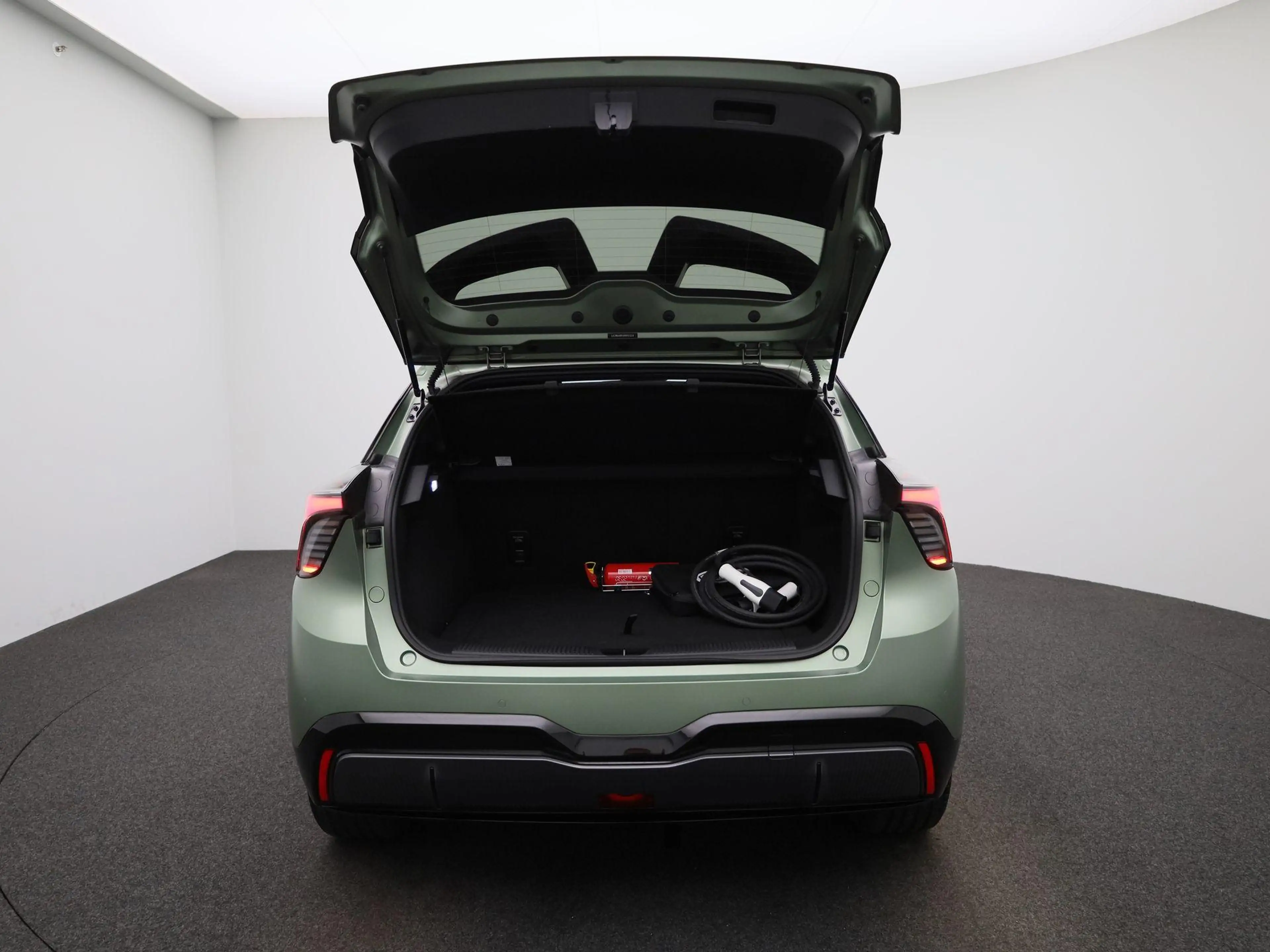 MG MG4 64 kWh Xpower SOH 98% — photo 11