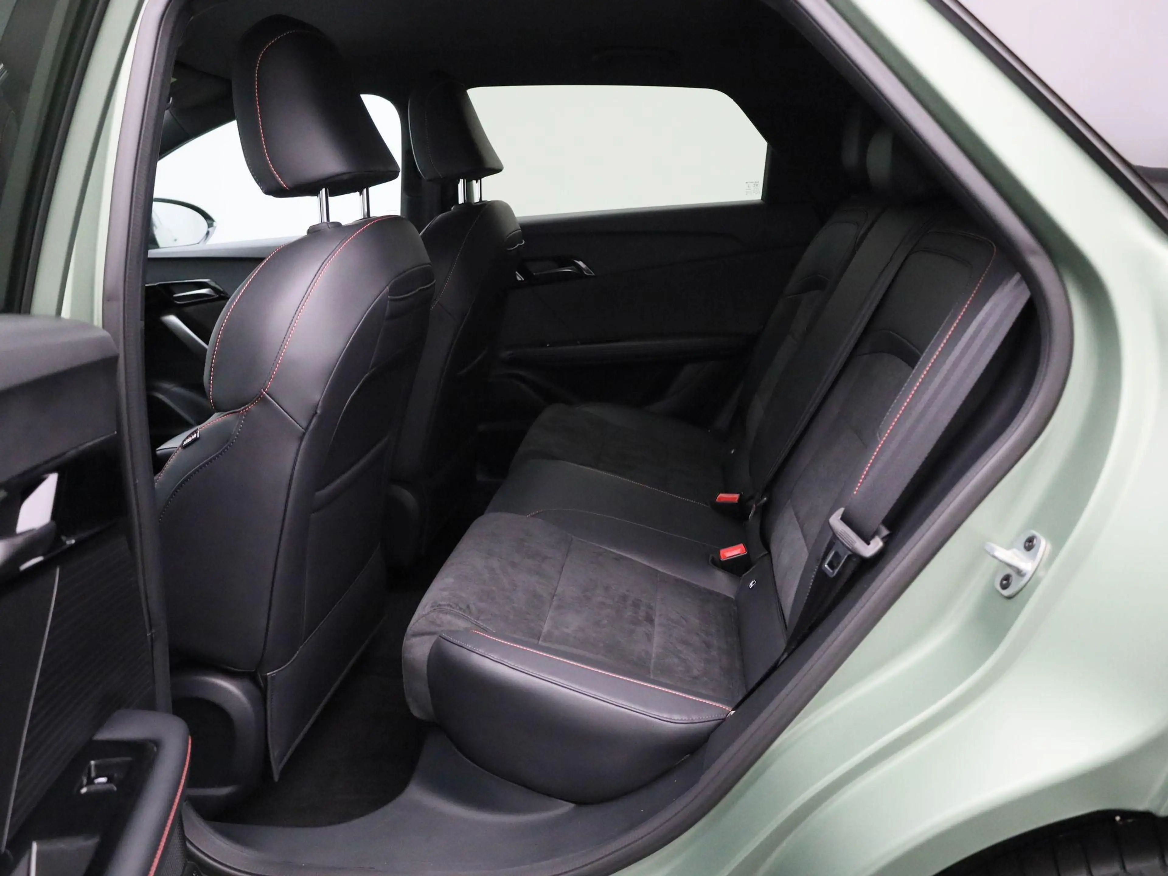 MG MG4 64 kWh Xpower SOH 98% — photo 10