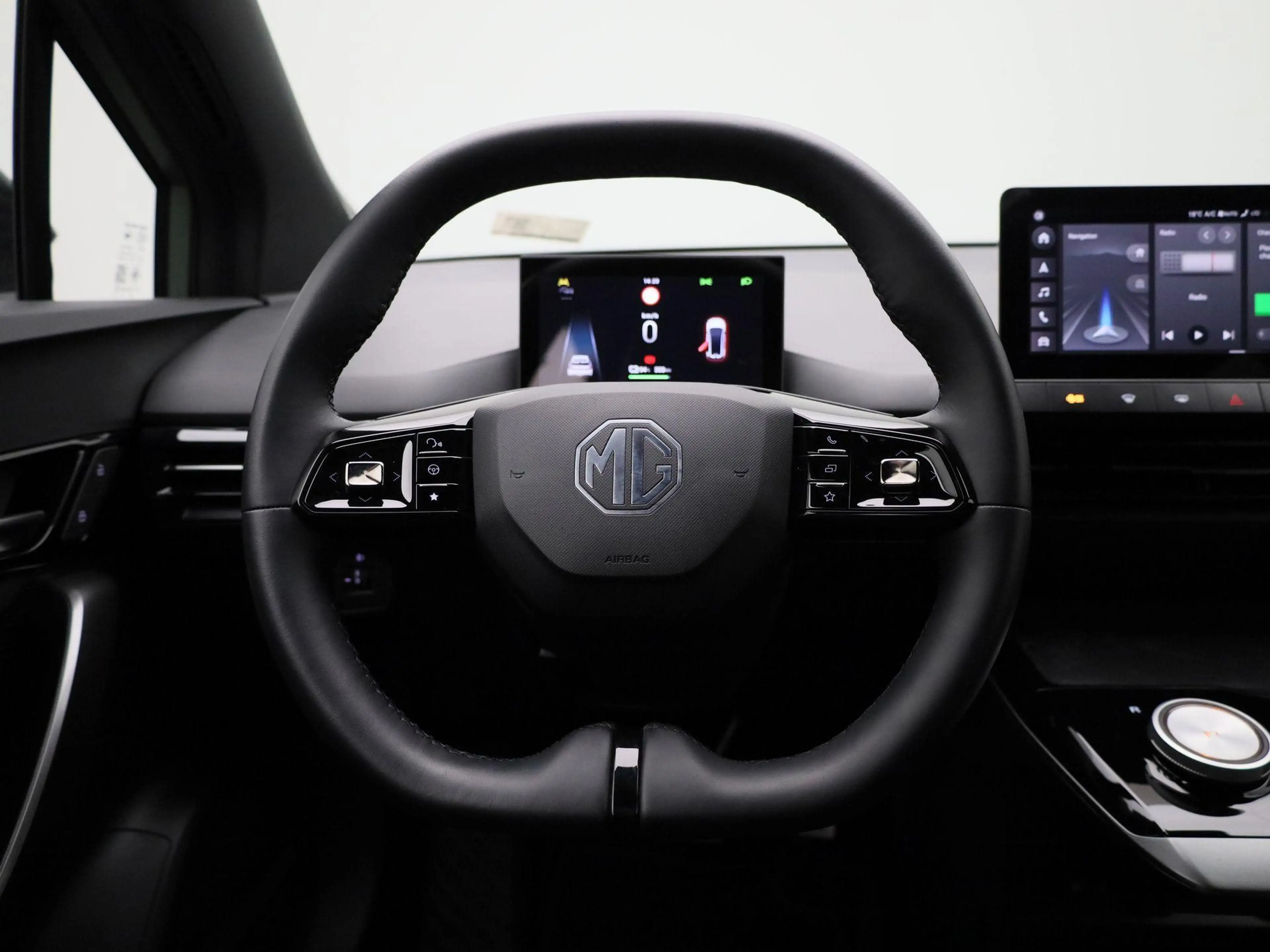 MG MG4 64 kWh Xpower SOH 98% — photo 7