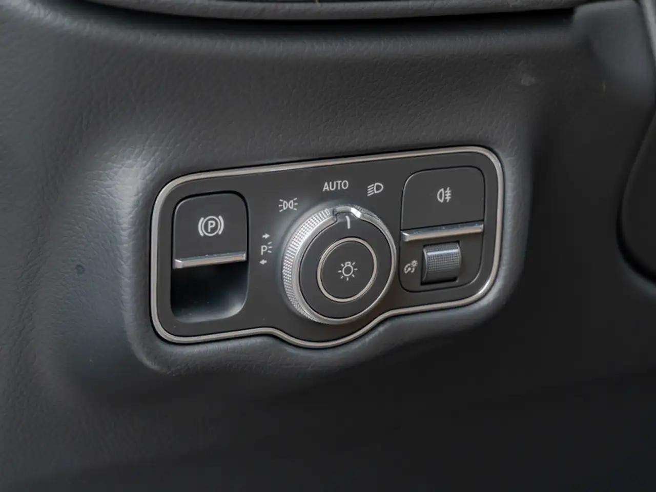 Mercedes-Benz G 63 AMG MANUFAKTUR/PROFESSIONAL/360/Night/Stdhz 11