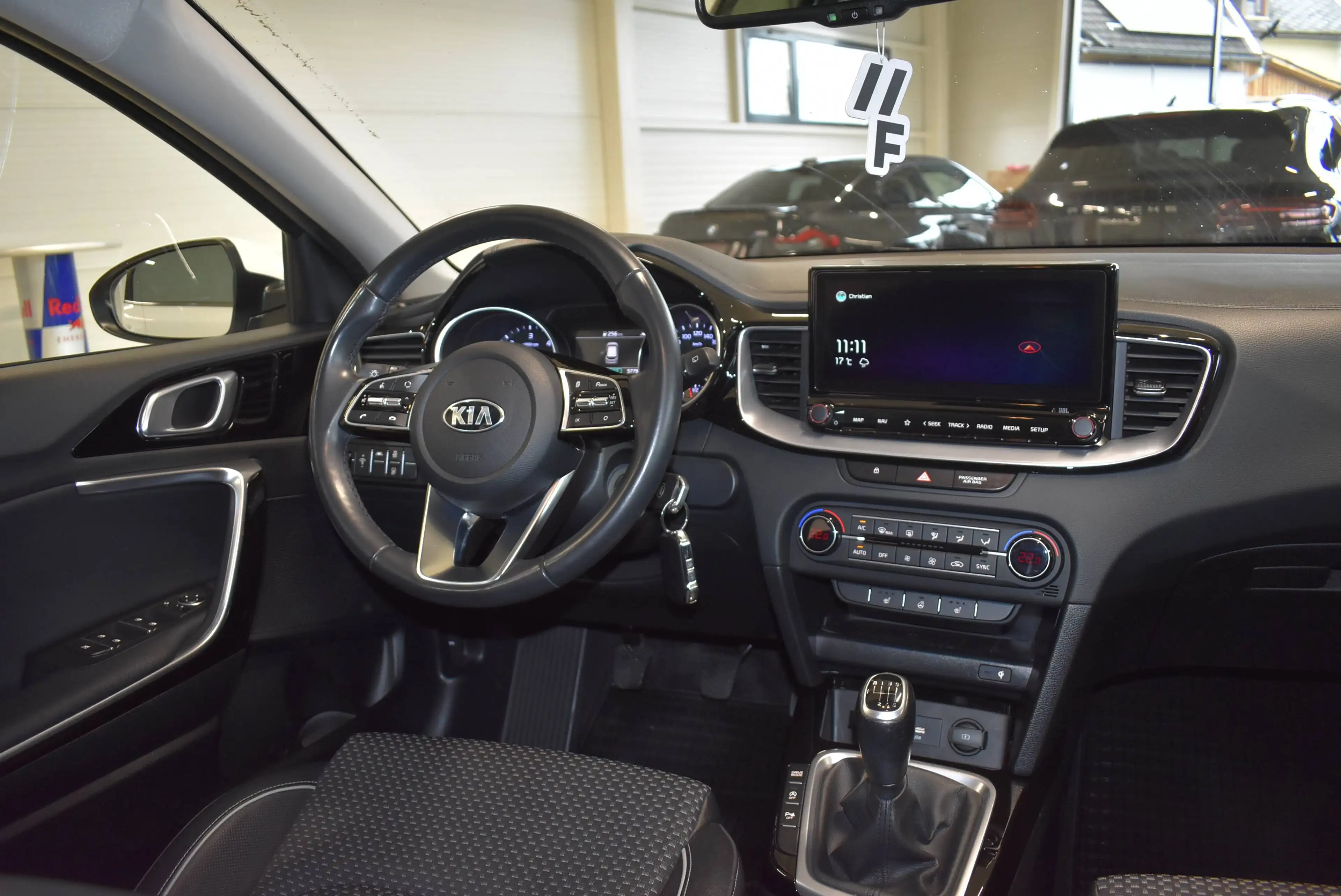 Kia Ceed SW / cee'd SW Gold 1,6 CRDI 48V — photo 14