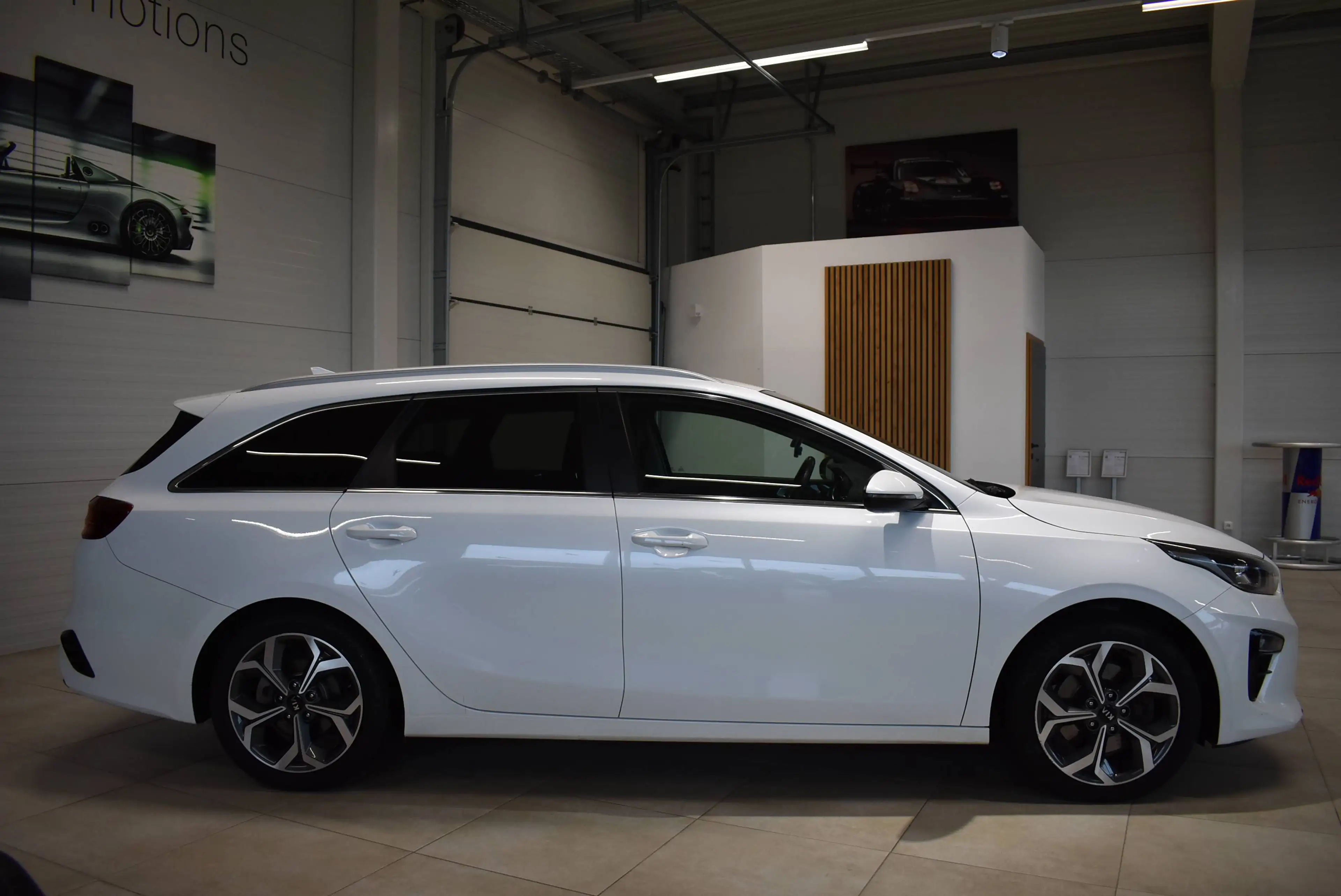 Kia Ceed SW / cee'd SW Gold 1,6 CRDI 48V — photo 7