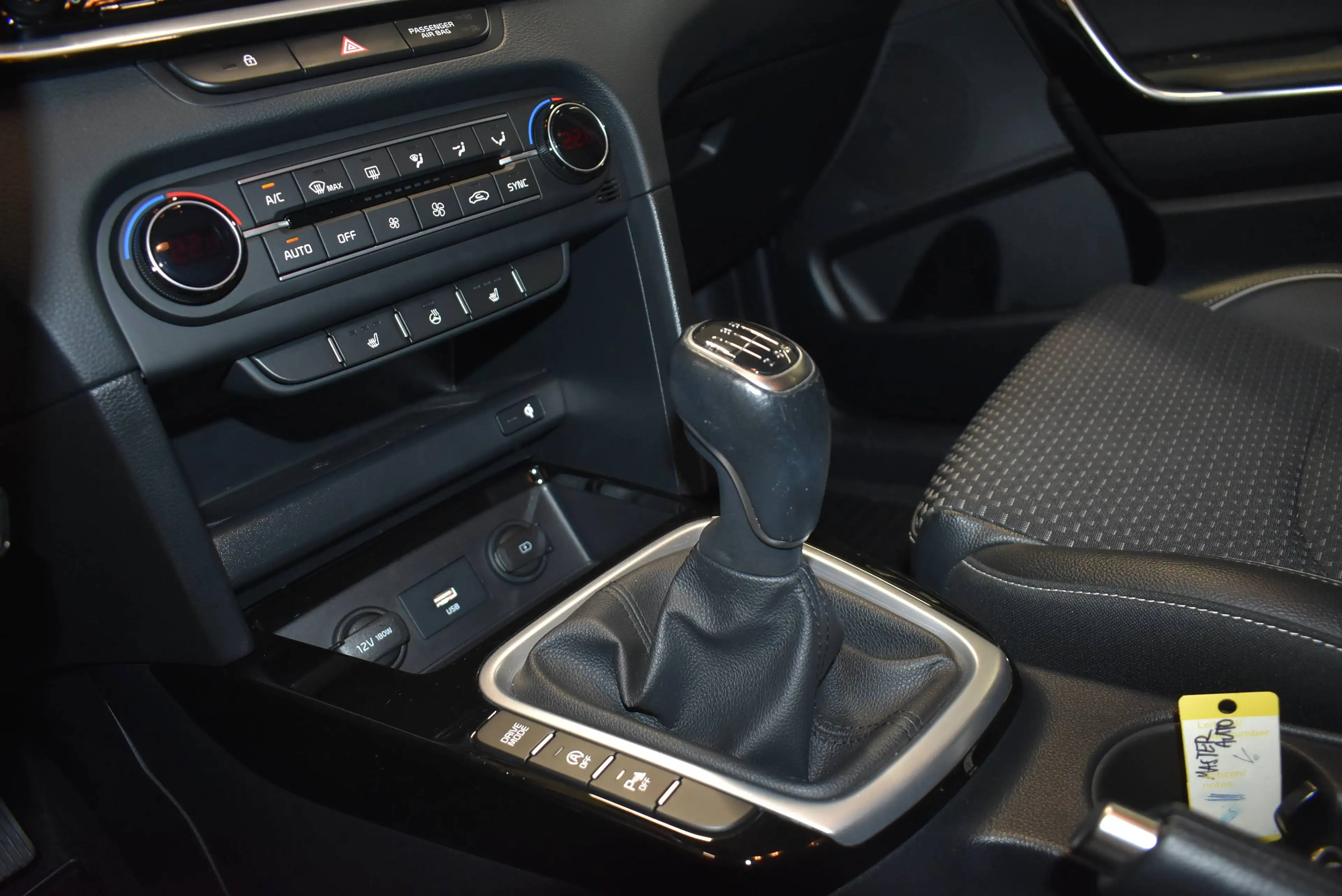 Kia Ceed SW / cee'd SW Gold 1,6 CRDI 48V — photo 19