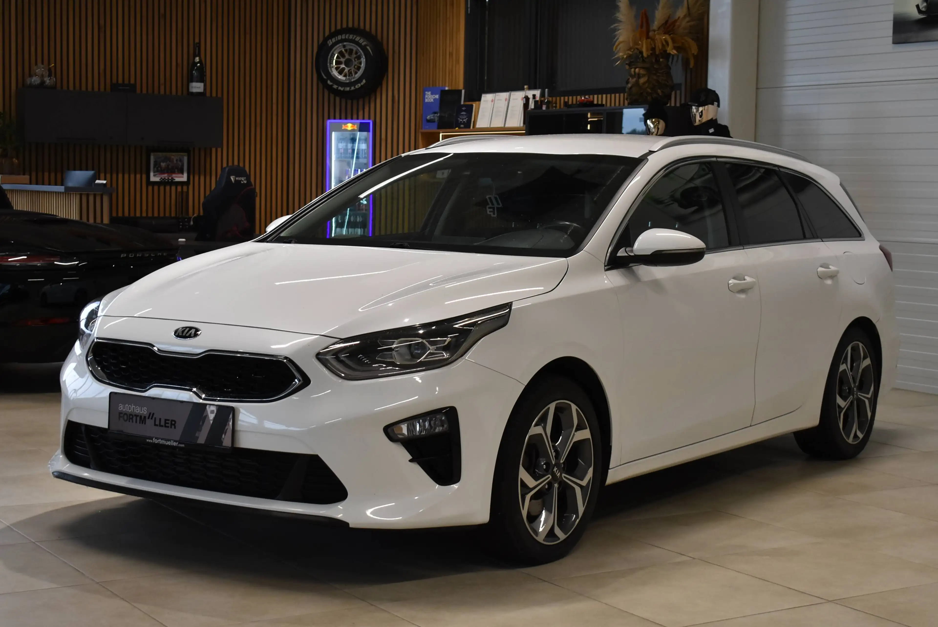 Kia Ceed SW / cee'd SW Gold 1,6 CRDI 48V — photo 3