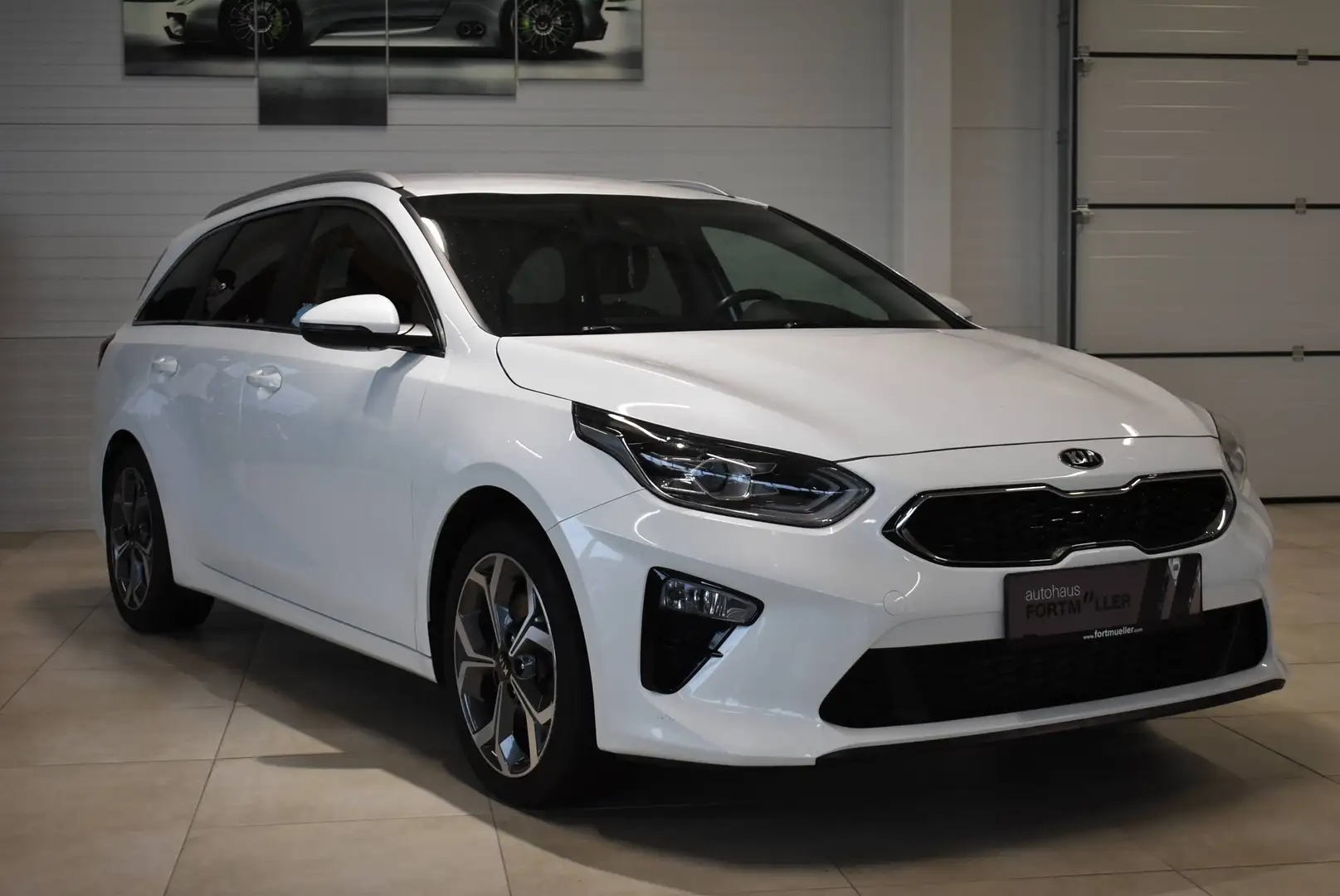 Kia Ceed SW / cee'd SW Gold 1,6 CRDI 48V Weiß - 1
