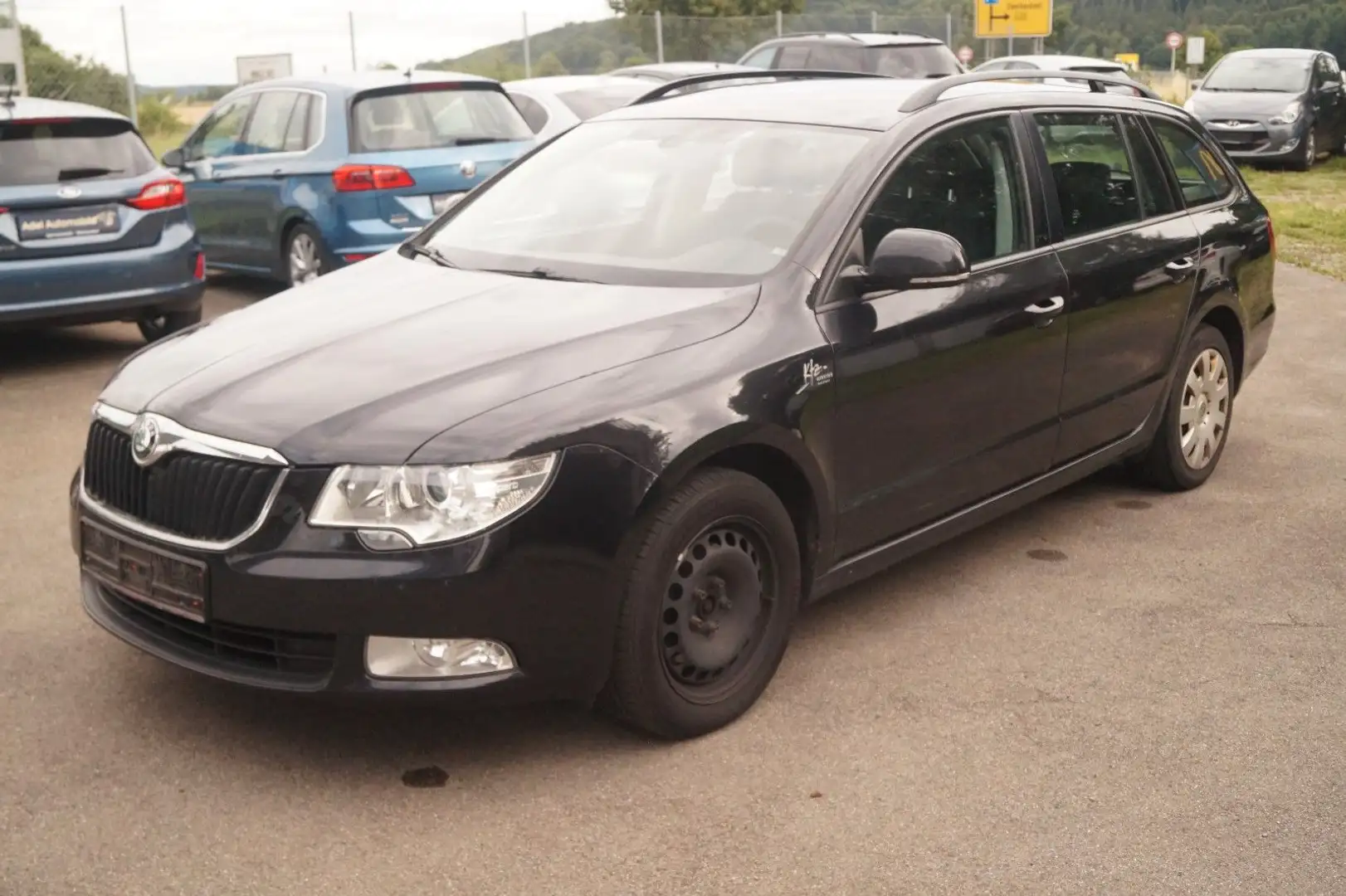 Skoda Superb Combi Active Schwarz - 1