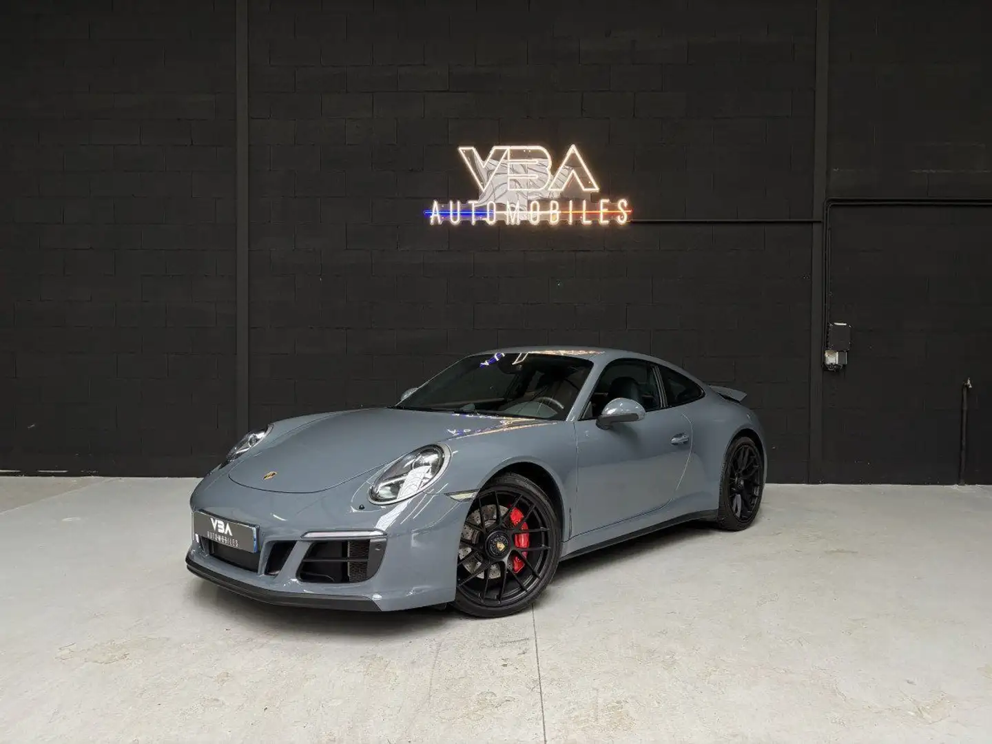 Porsche 911 (7) Carrera GTS Coupé Gris - 1