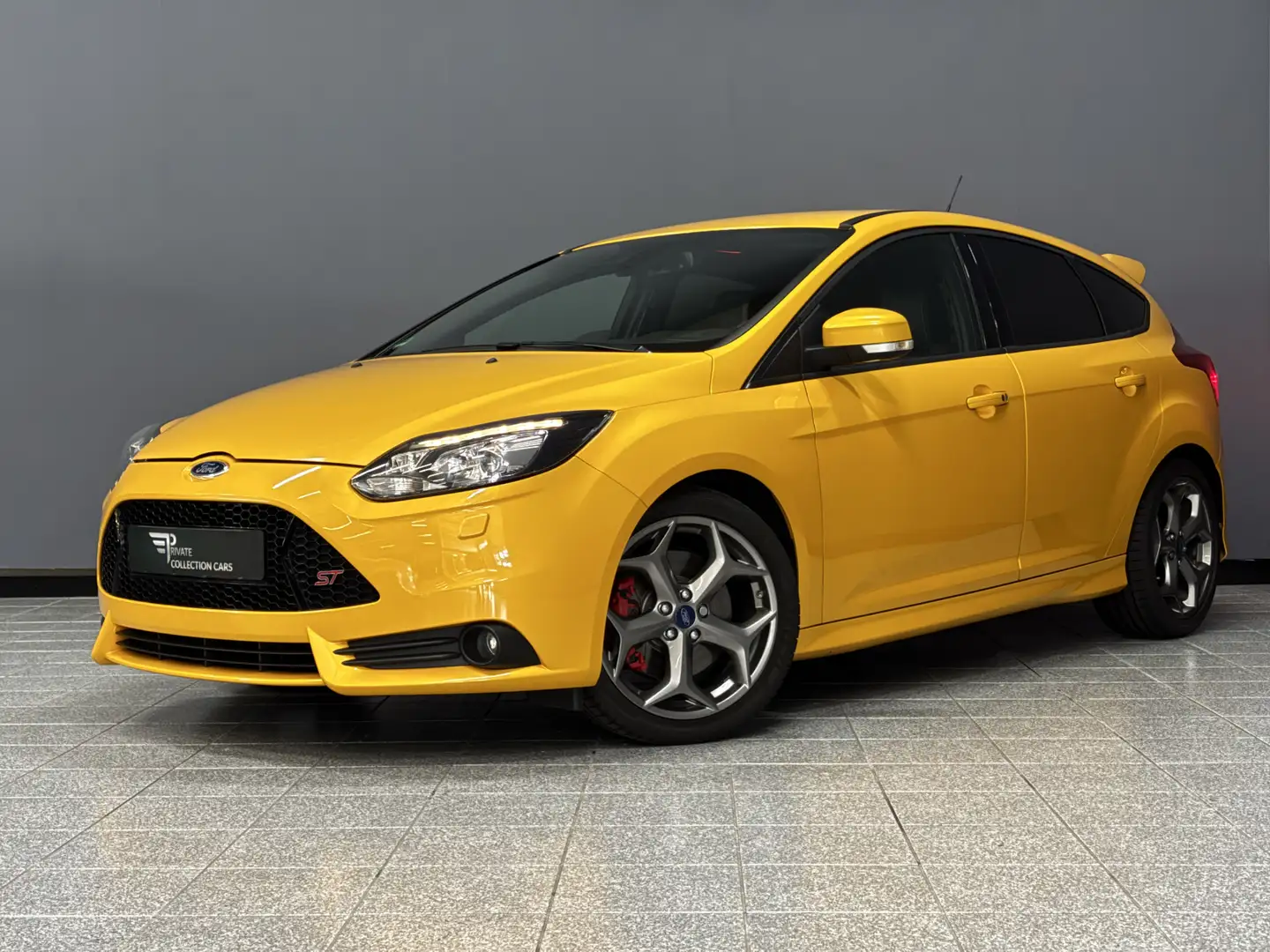 Ford Focus 2.0 EcoBoost ST-2 Oranje - 1