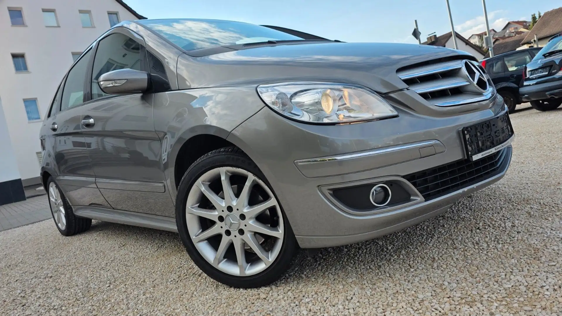 Mercedes-Benz B 200 B200+TÜV+GARANTIE+PANORAMA+1HAND+SITZHEIZ Silber - 2