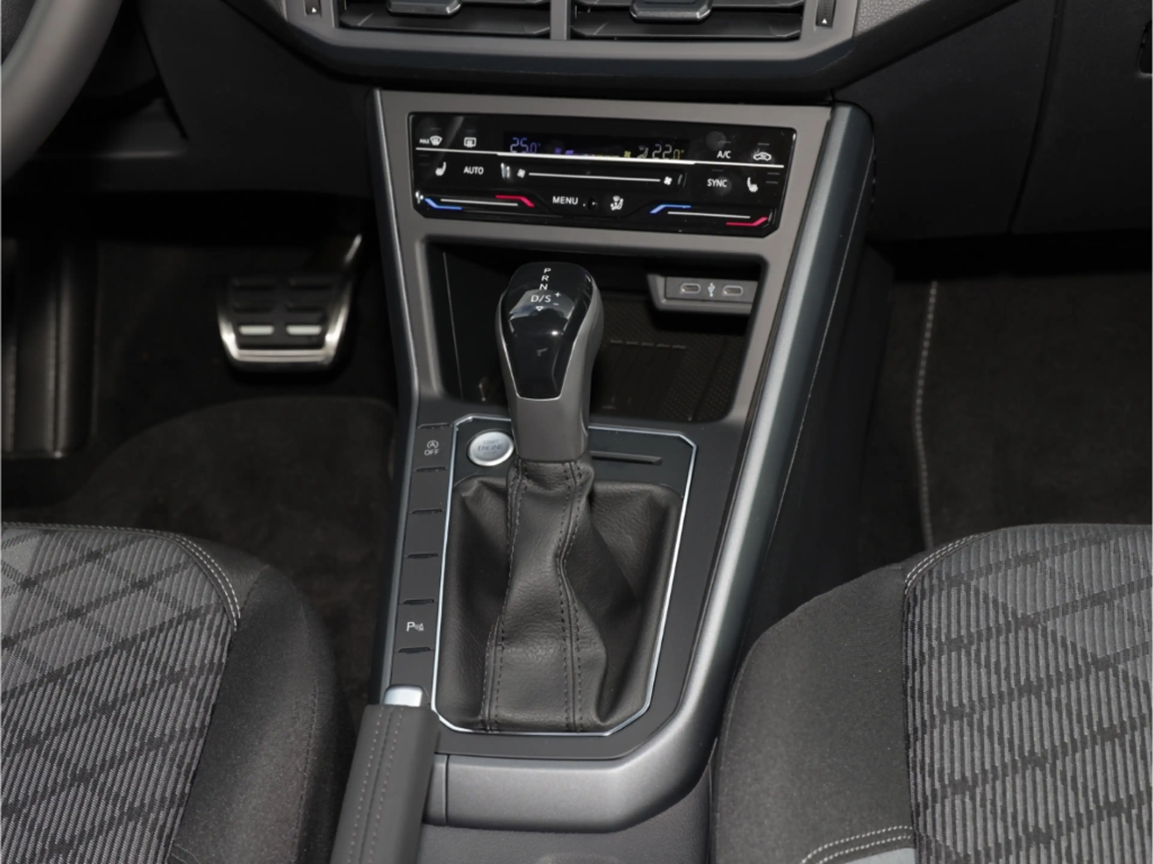 Volkswagen Taigo Black Style R-Line 1.5 TSI Matrix Kamera — photo 12