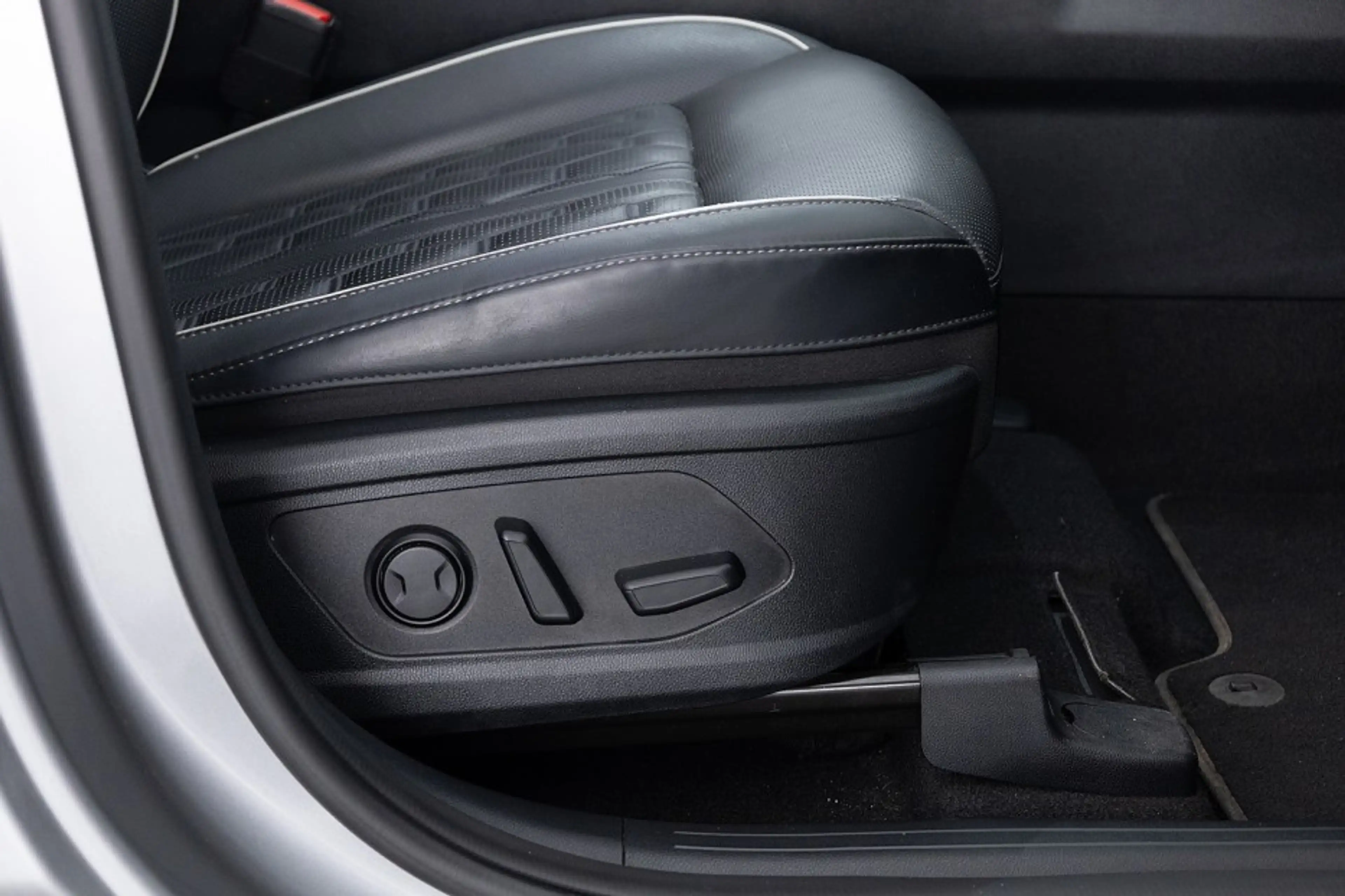 Kia Sorento 1.6 T-GDI Plug-in Hybrid 4WD ExecutiveLine | LEDER — photo 8