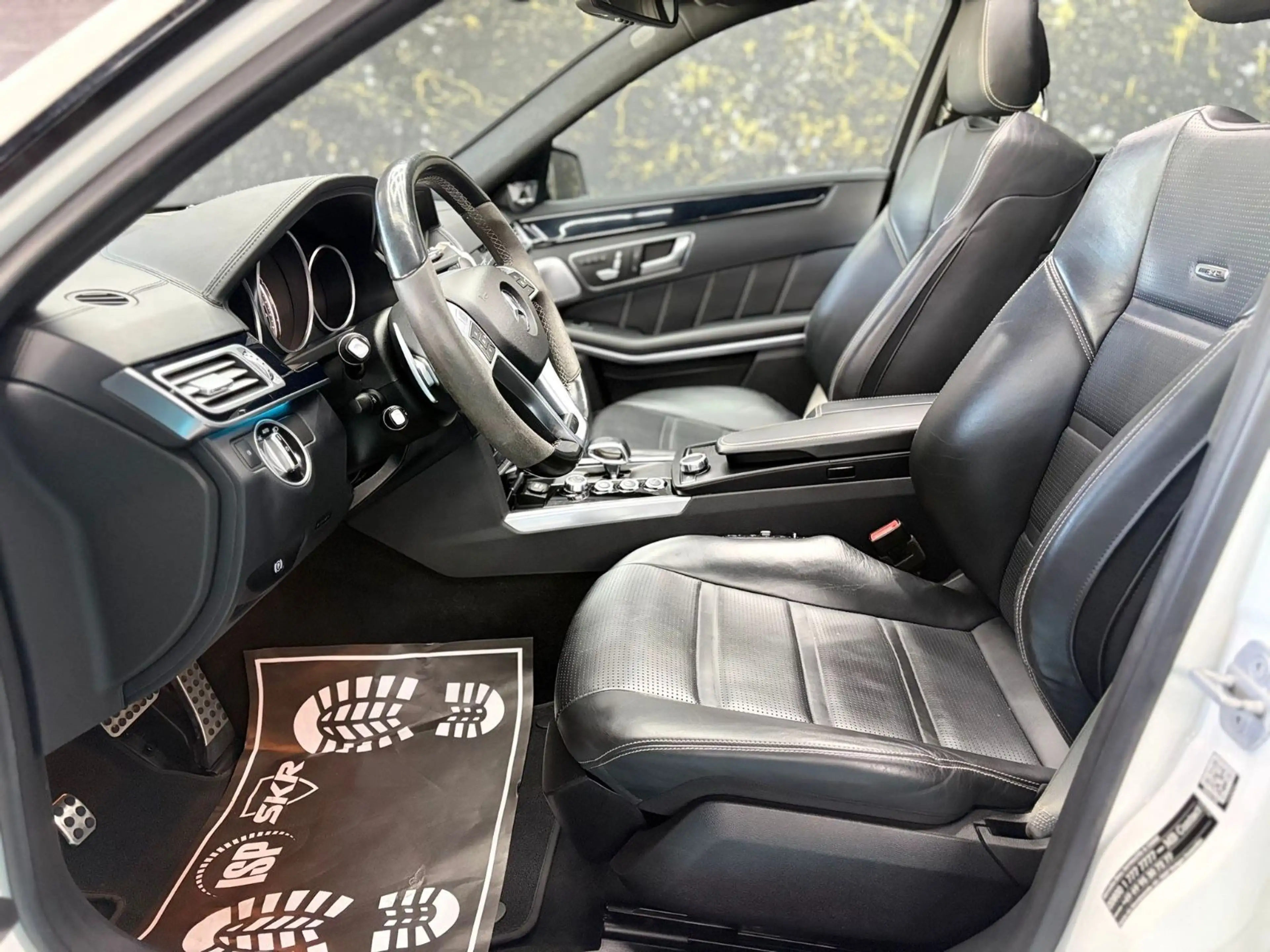 Mercedes-Benz E 63 AMG E Limousine E 63 AMG S 4Matic/DESIGNO/VOLL/ALC — photo 9