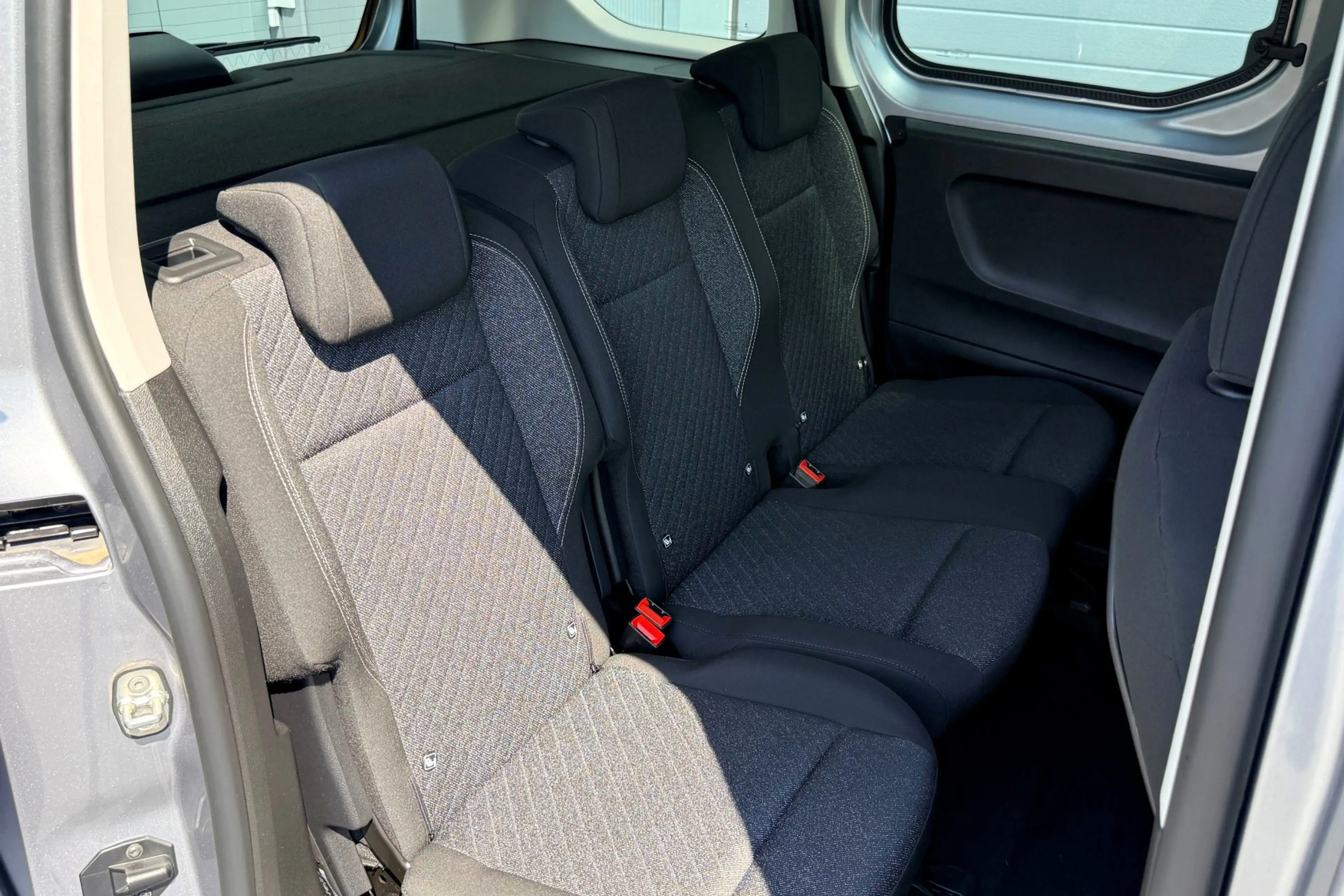 Peugeot e-Rifter EV Allure L1 50 kWh 10179KM! — photo 22