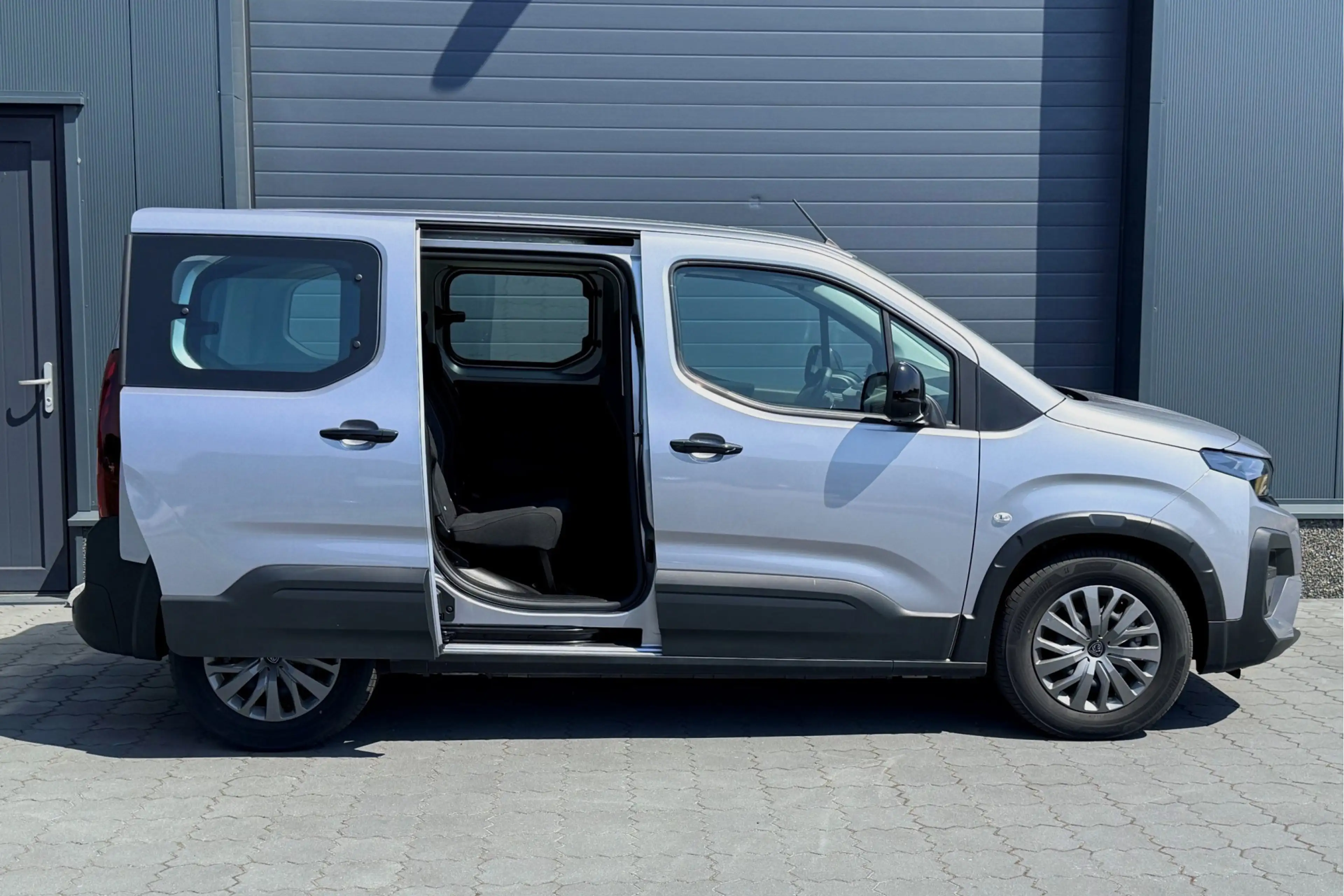 Peugeot e-Rifter EV Allure L1 50 kWh 10179KM! — photo 21