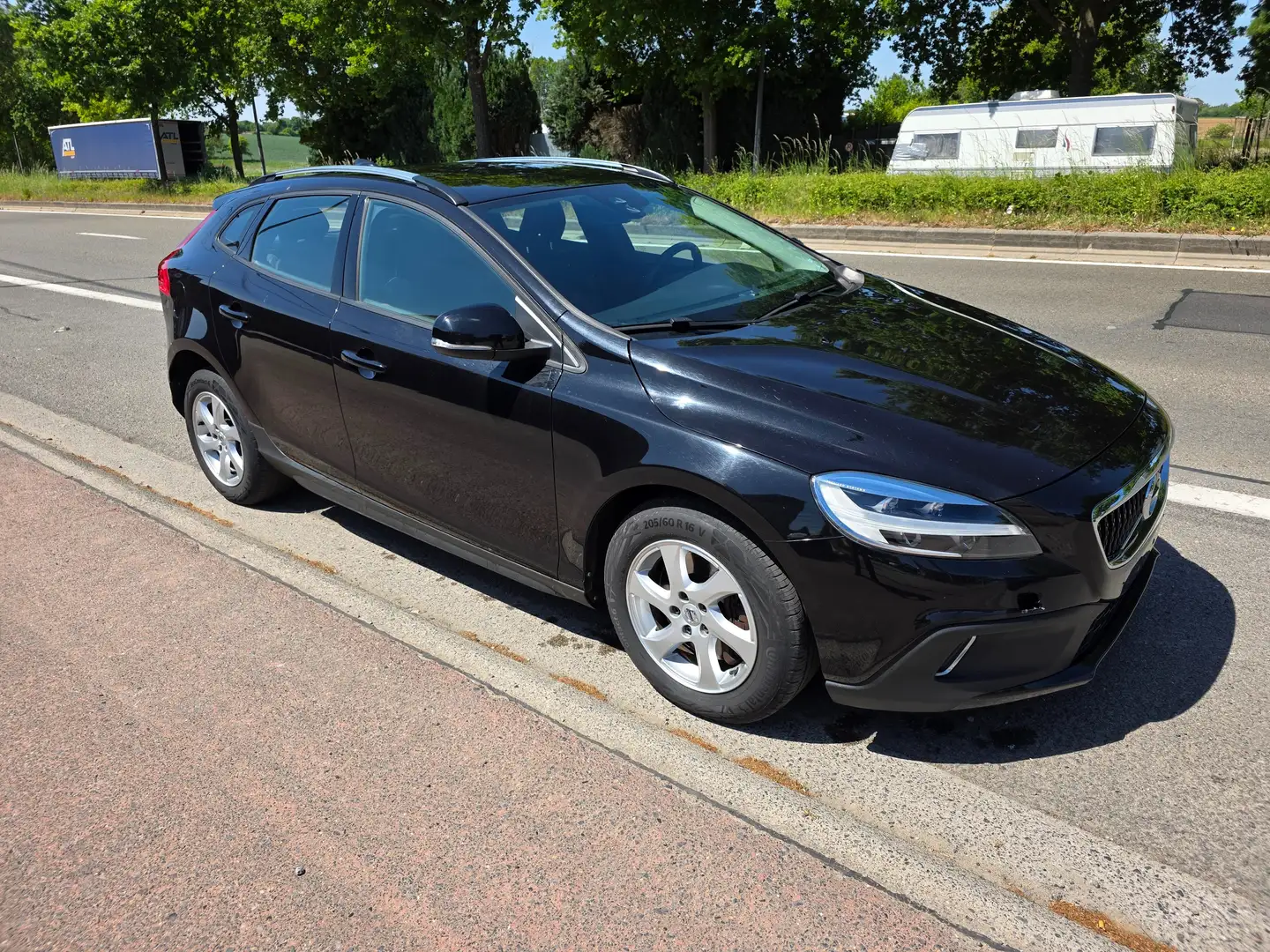 Volvo V40 Cross Country 2.0 D2 1°EIG. IN PERFECTE STAAT MET VEEL OPTIES Schwarz - 1