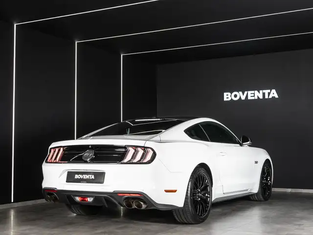 Ford Mustang view 8
