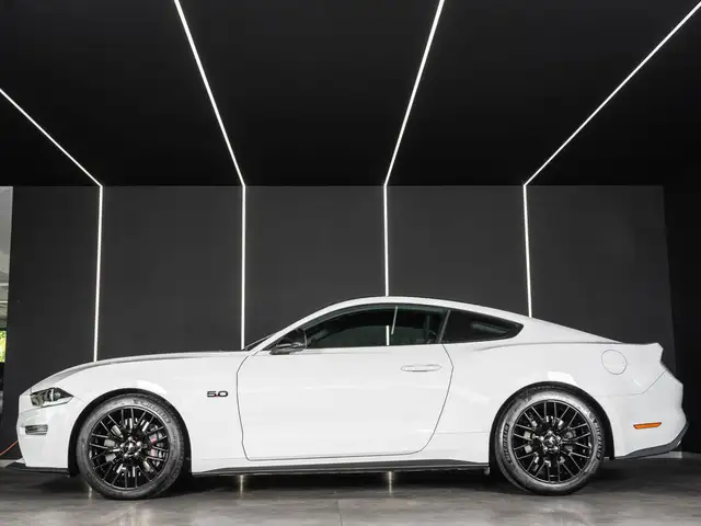 Ford Mustang view 7