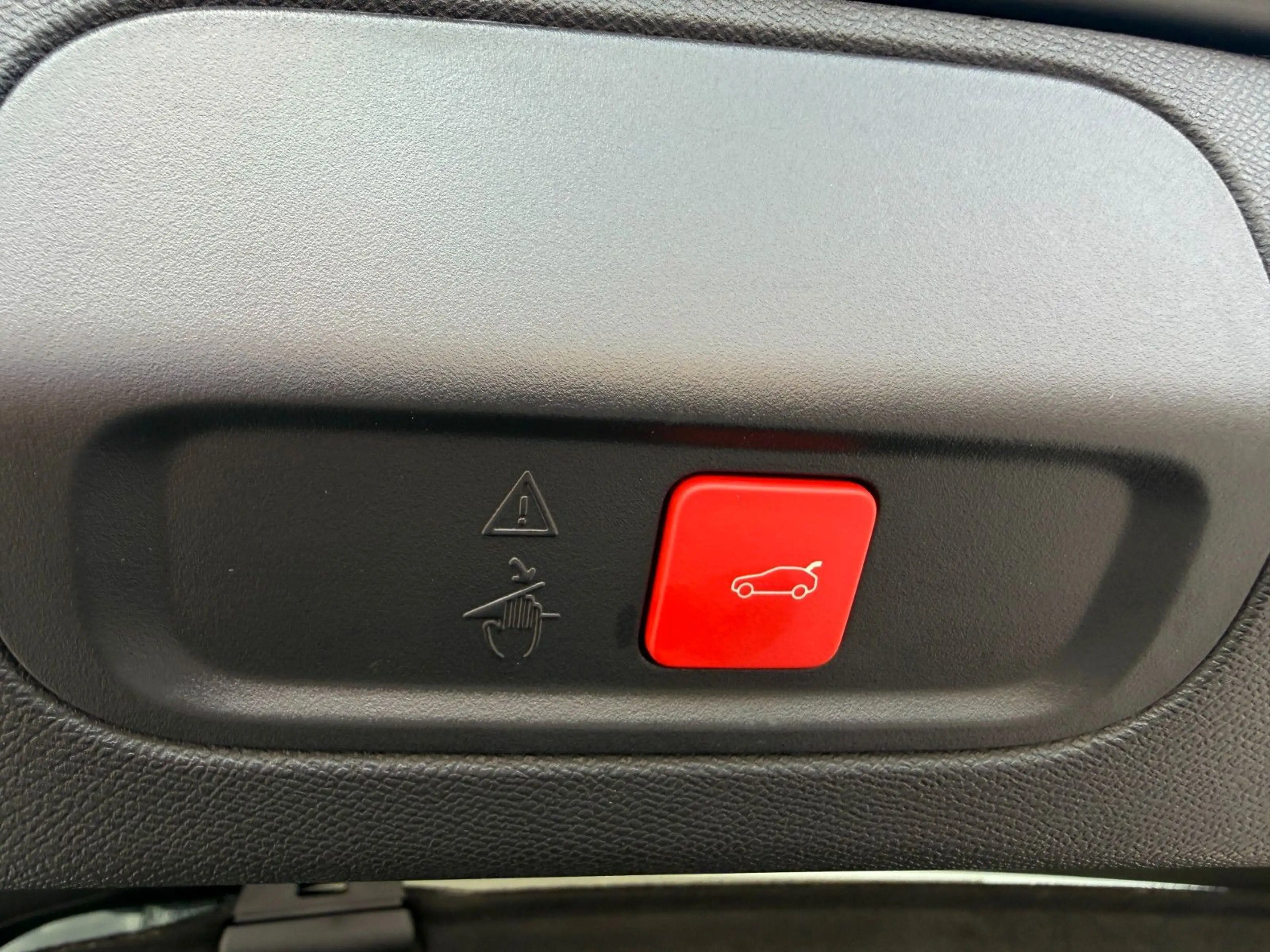 Peugeot 408 PureTech 130 GT MwSt/ALCANTARA/360° — photo 13